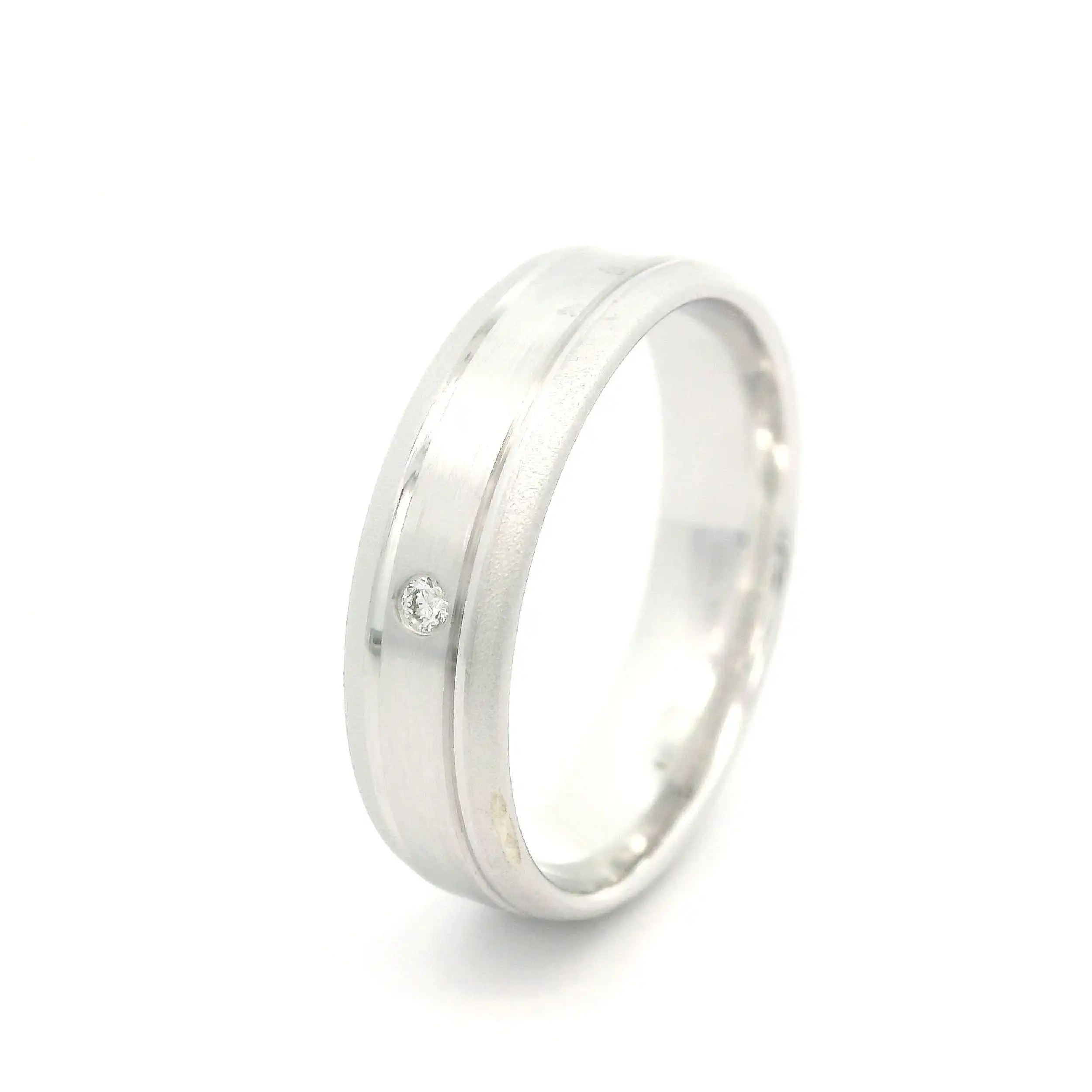 Trauring Weißgold teilmattiert mit Brillant Trauring Weißgold teilmattiert mit Brillant