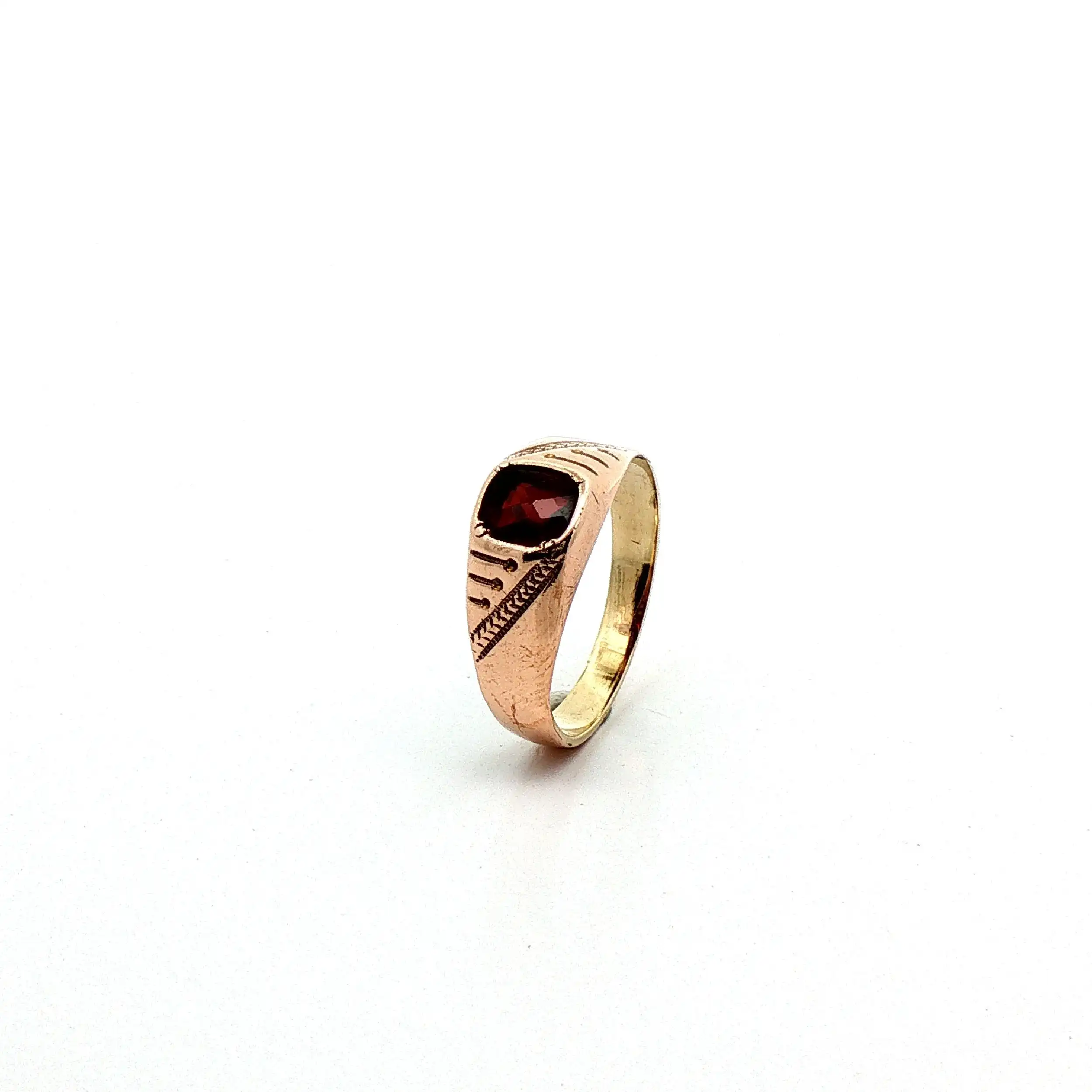 Ring Rotgold mit rotem Farbstein