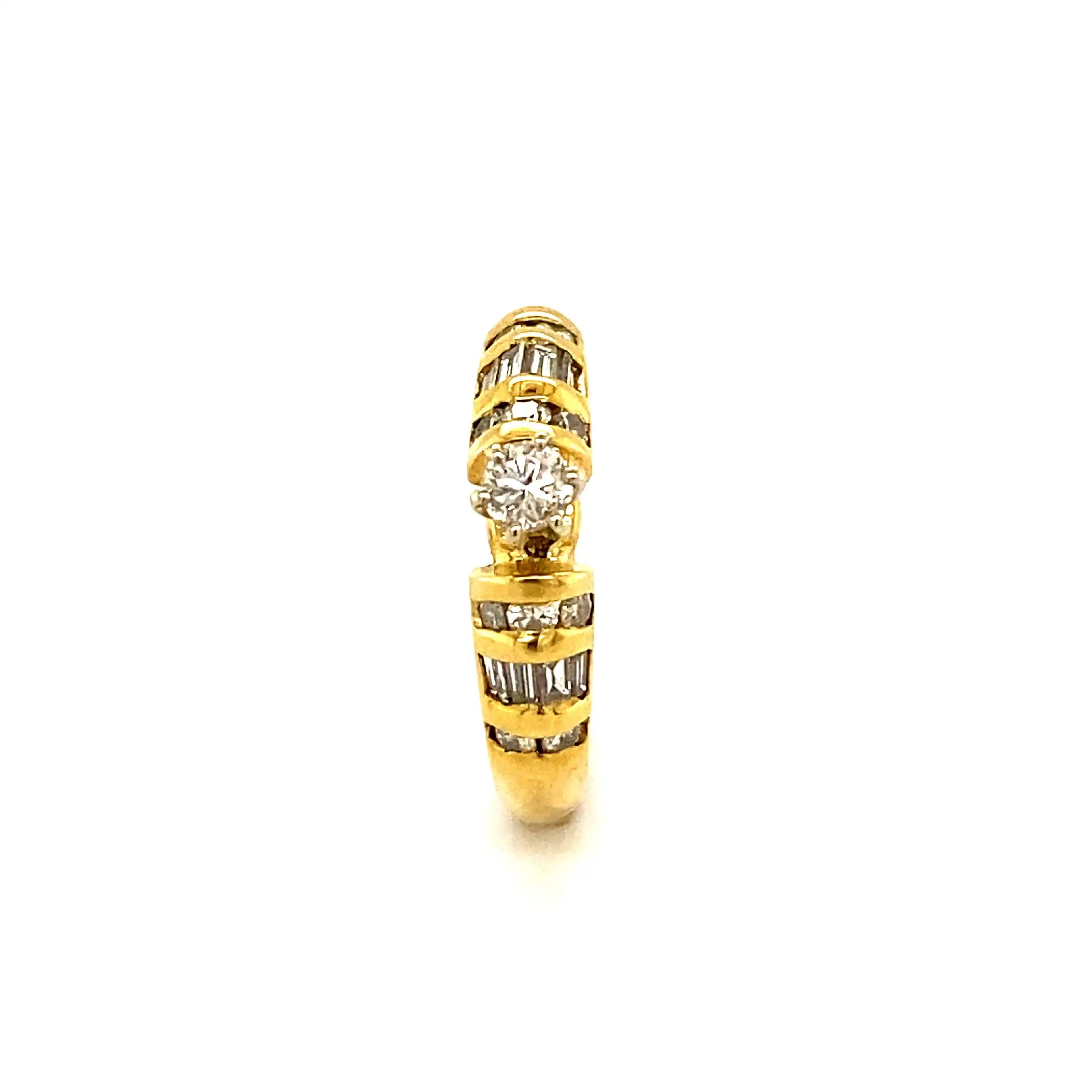 Ring Gelbgold mit Diamanten Ring Gelbgold mit Diamanten