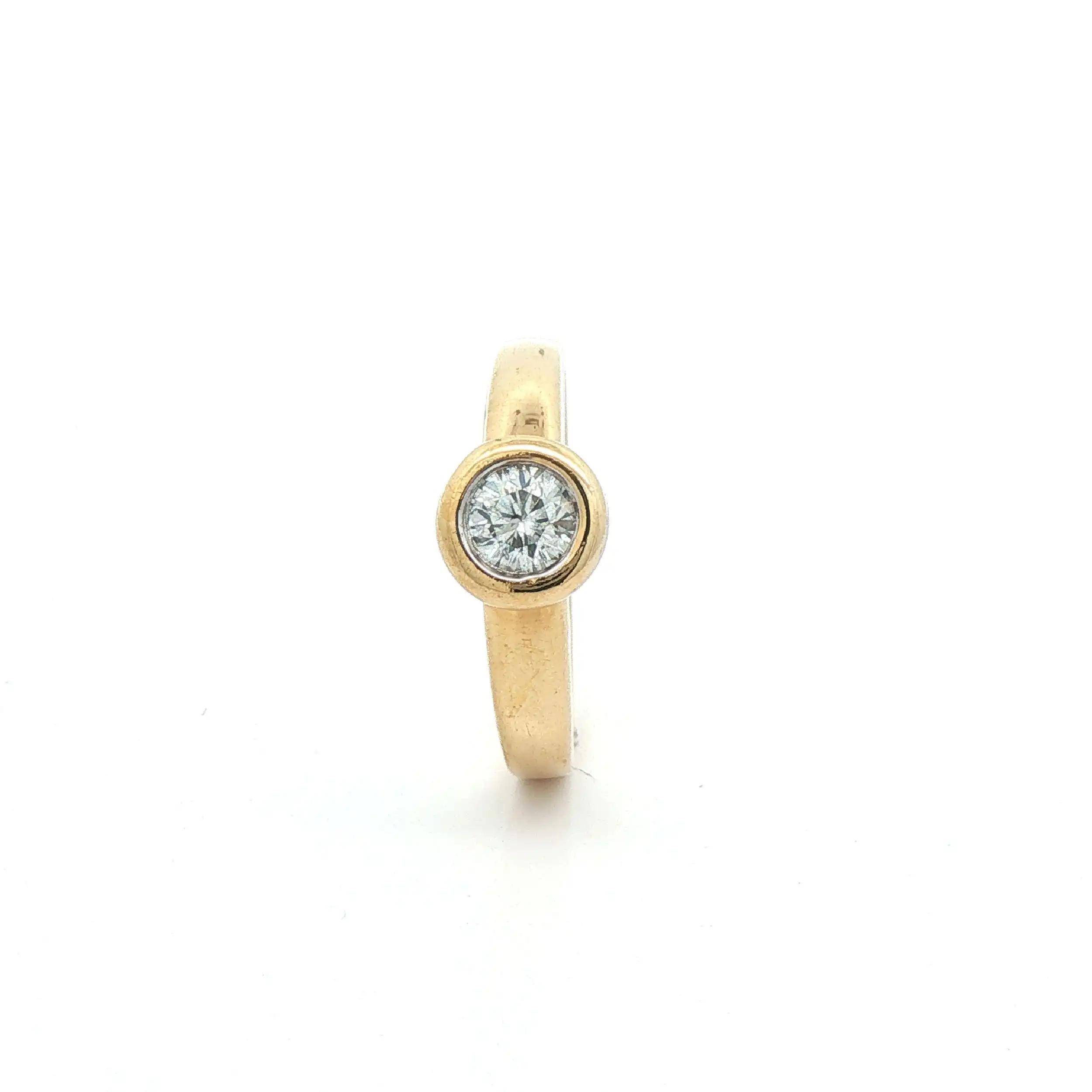 Ring Gelbgold mit Brillant, graviert mit 0,45ct Ring Gelbgold mit Brillant, graviert mit 0,45ct