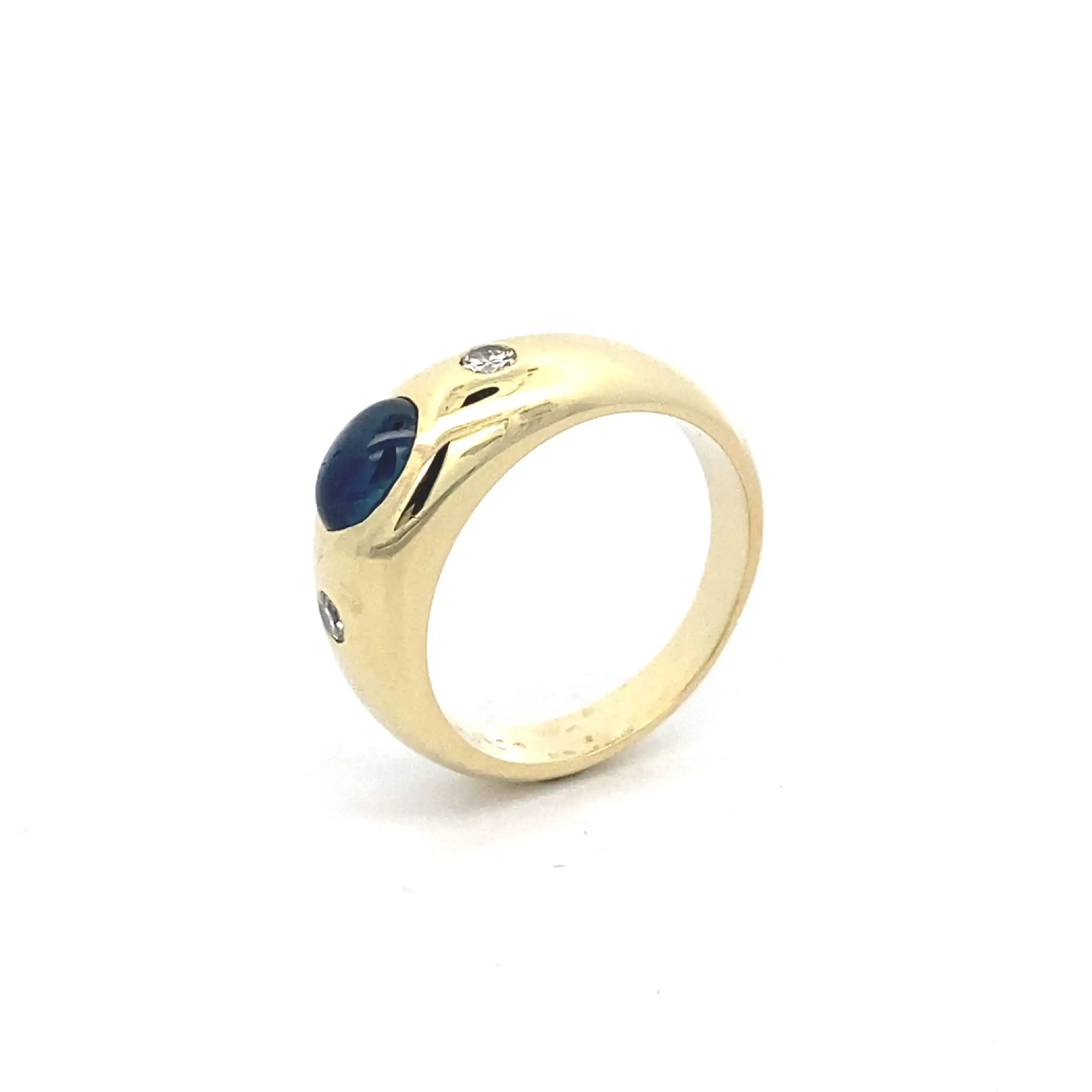 Ring Gelbgold mit Saphir Cabochon und Brillanten