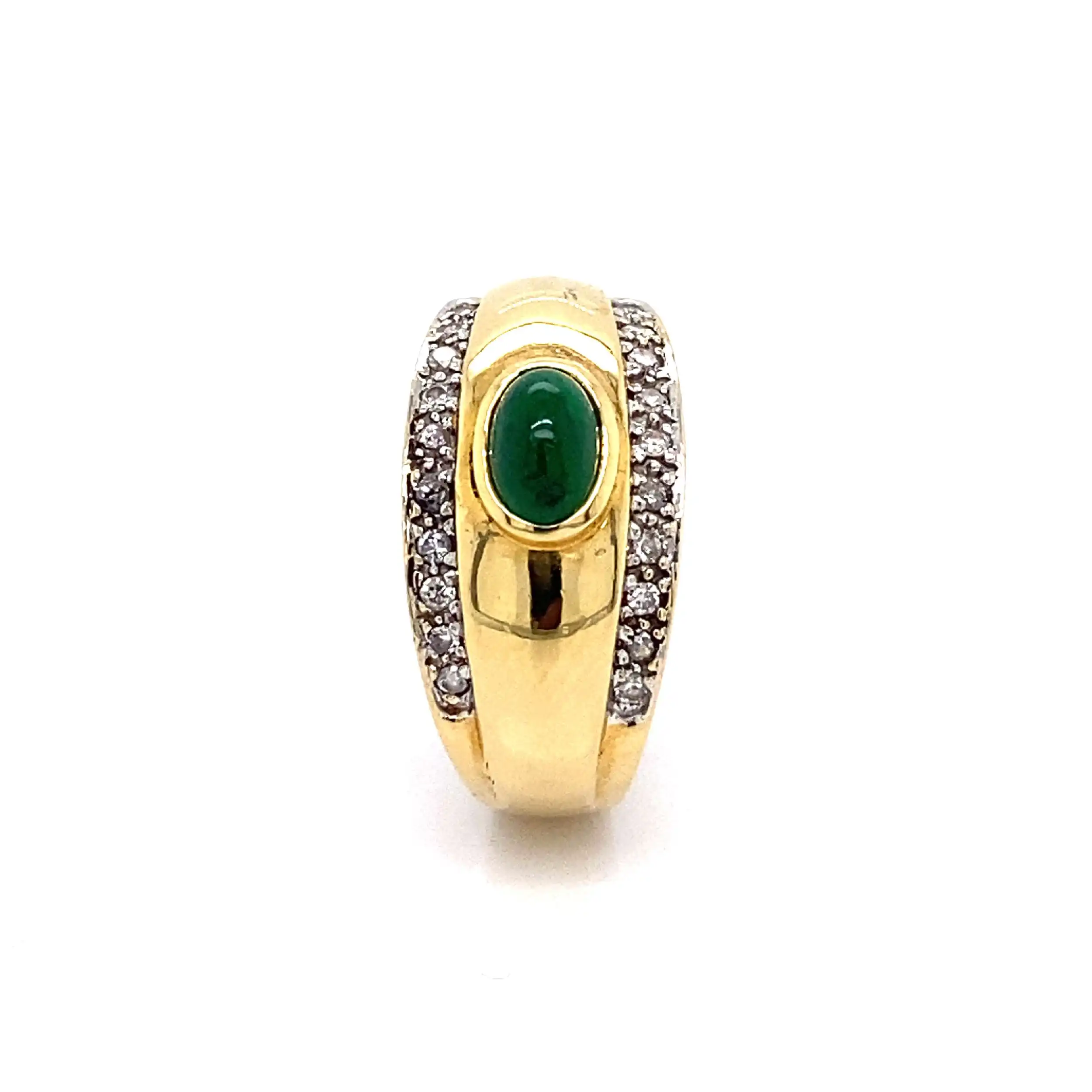 Ring Gelbgold mit Brillanten und Smaragdchabochon Ring Gelbgold mit Brillanten und Smaragdchabochon