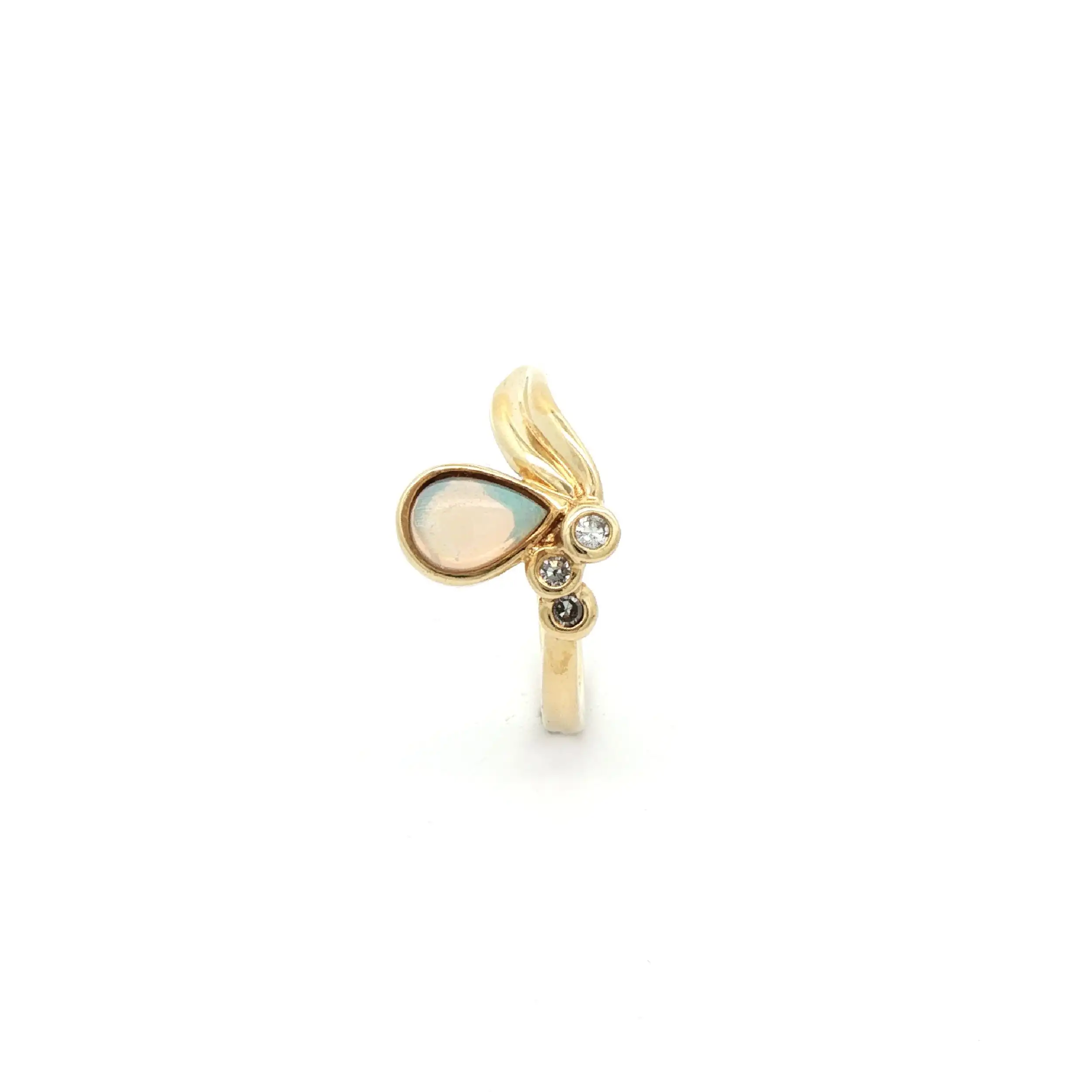 Ring Gelbgold mit Opal und Diamanten