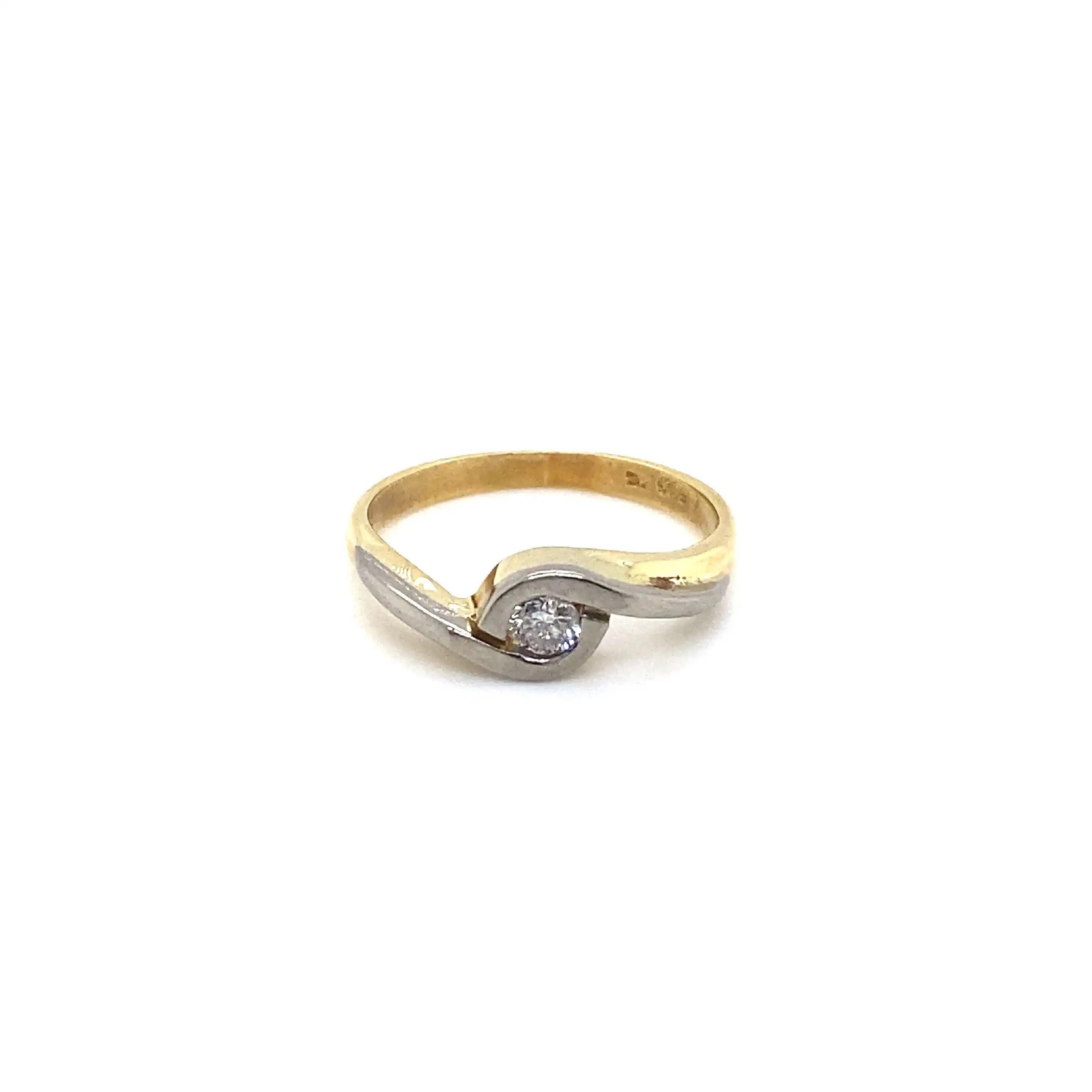 Ring Bicolor, graviert mit 0,20ct. Ring Bicolor, graviert mit 0,20ct.