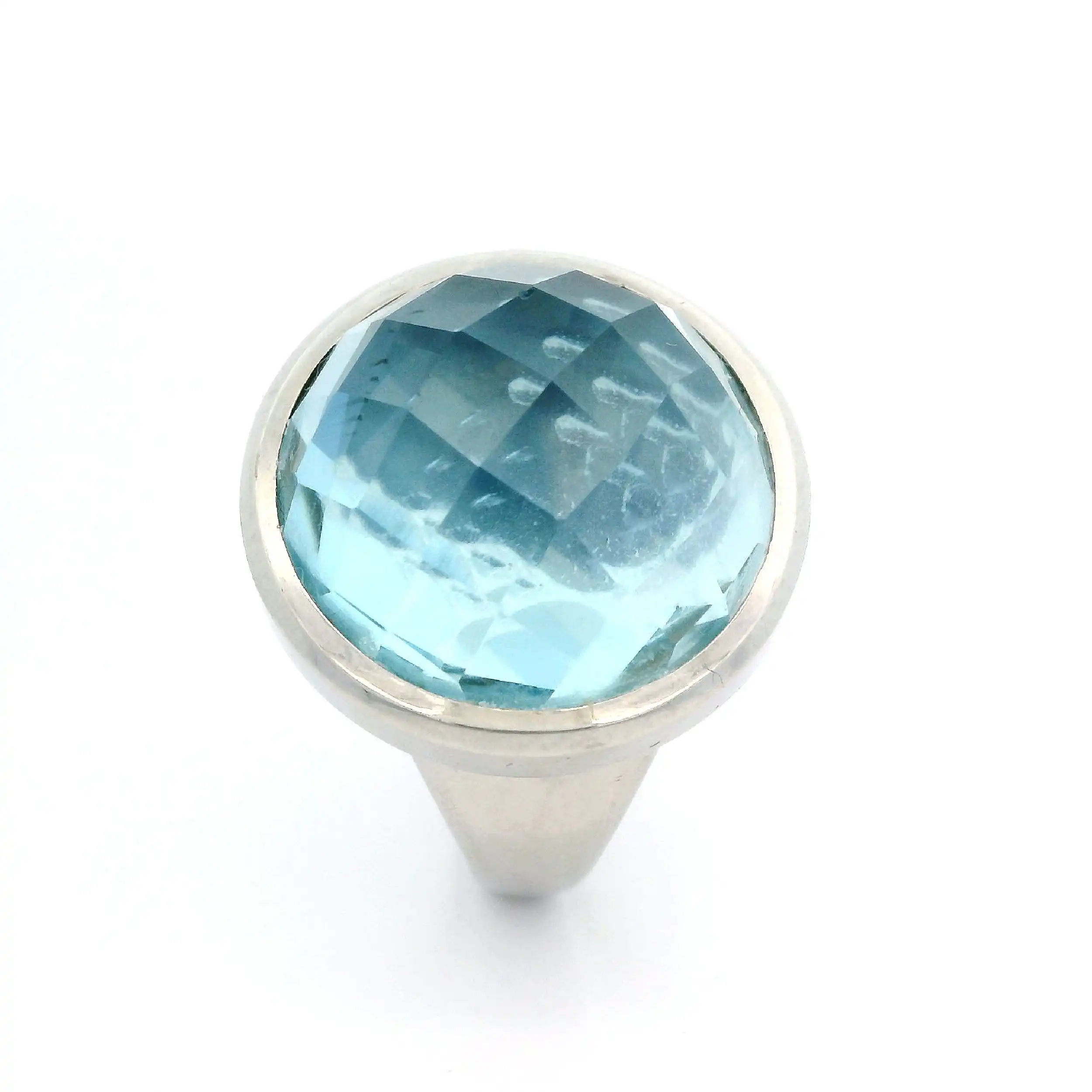 Ring Weißgold mit hellblauem Farbstein Ring Weißgold mit hellblauem Farbstein