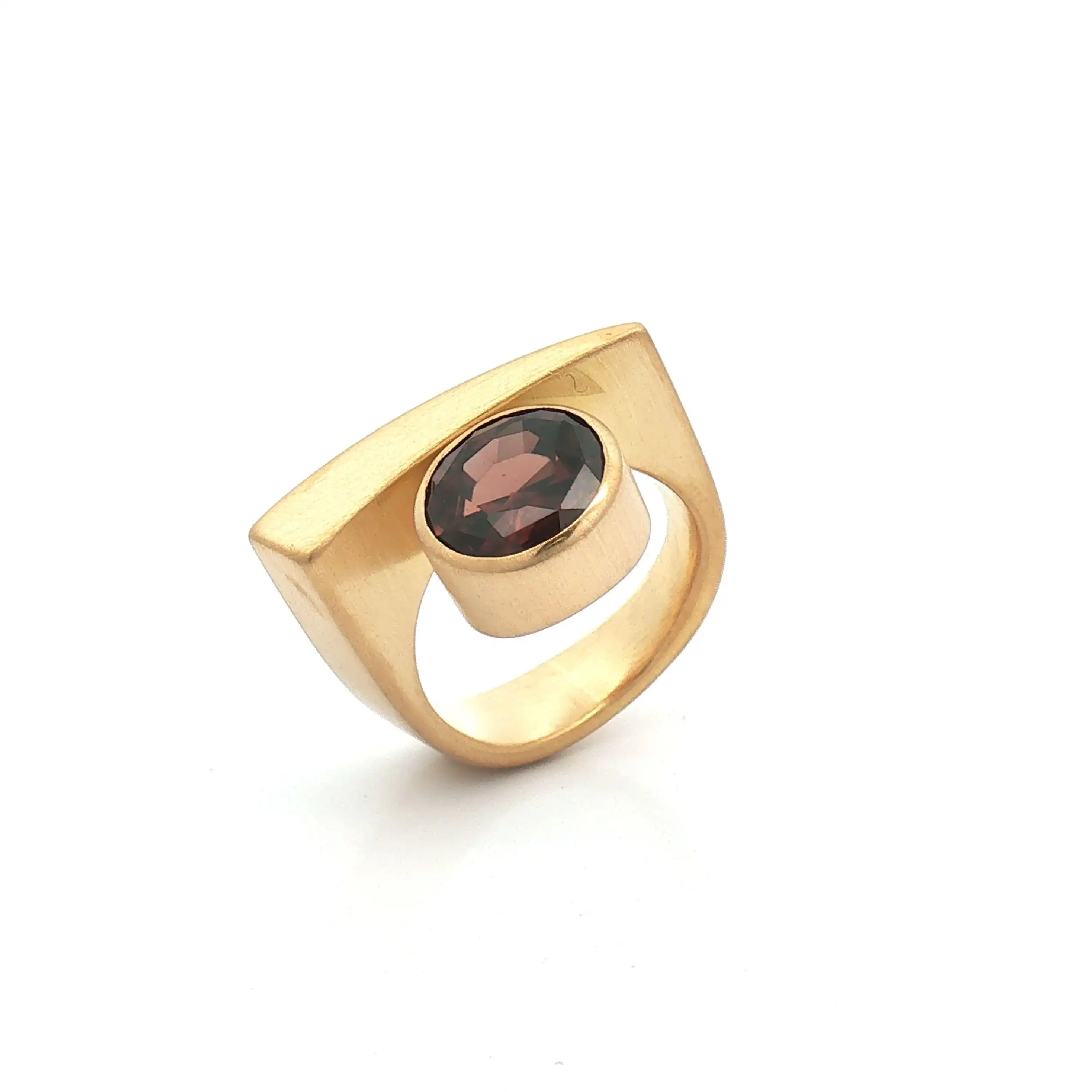 Ring Gelbgold mit braunem Farbstein