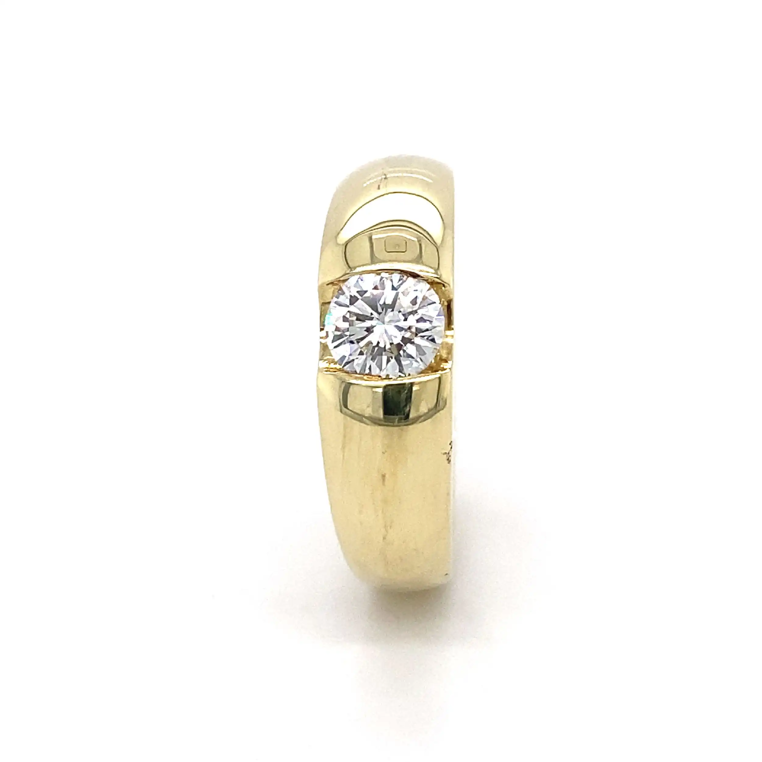 Solitärring Gelbgold mit Brillant, graviert mit 0,82ct TW/IF Solitärring Gelbgold mit Brillant, graviert mit 0,82ct TW/IF