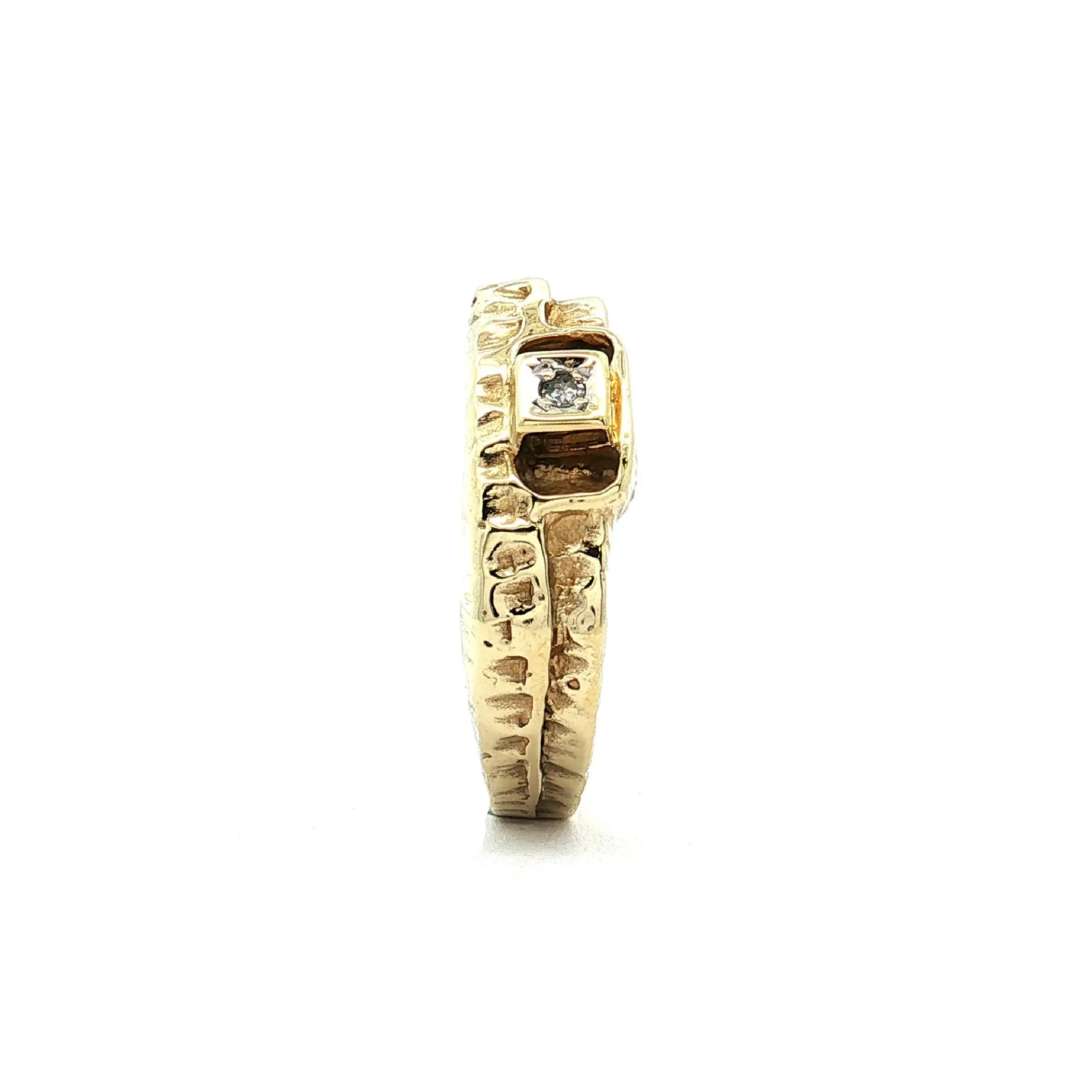 Ring Gelbgold gehämmert mit Diamant