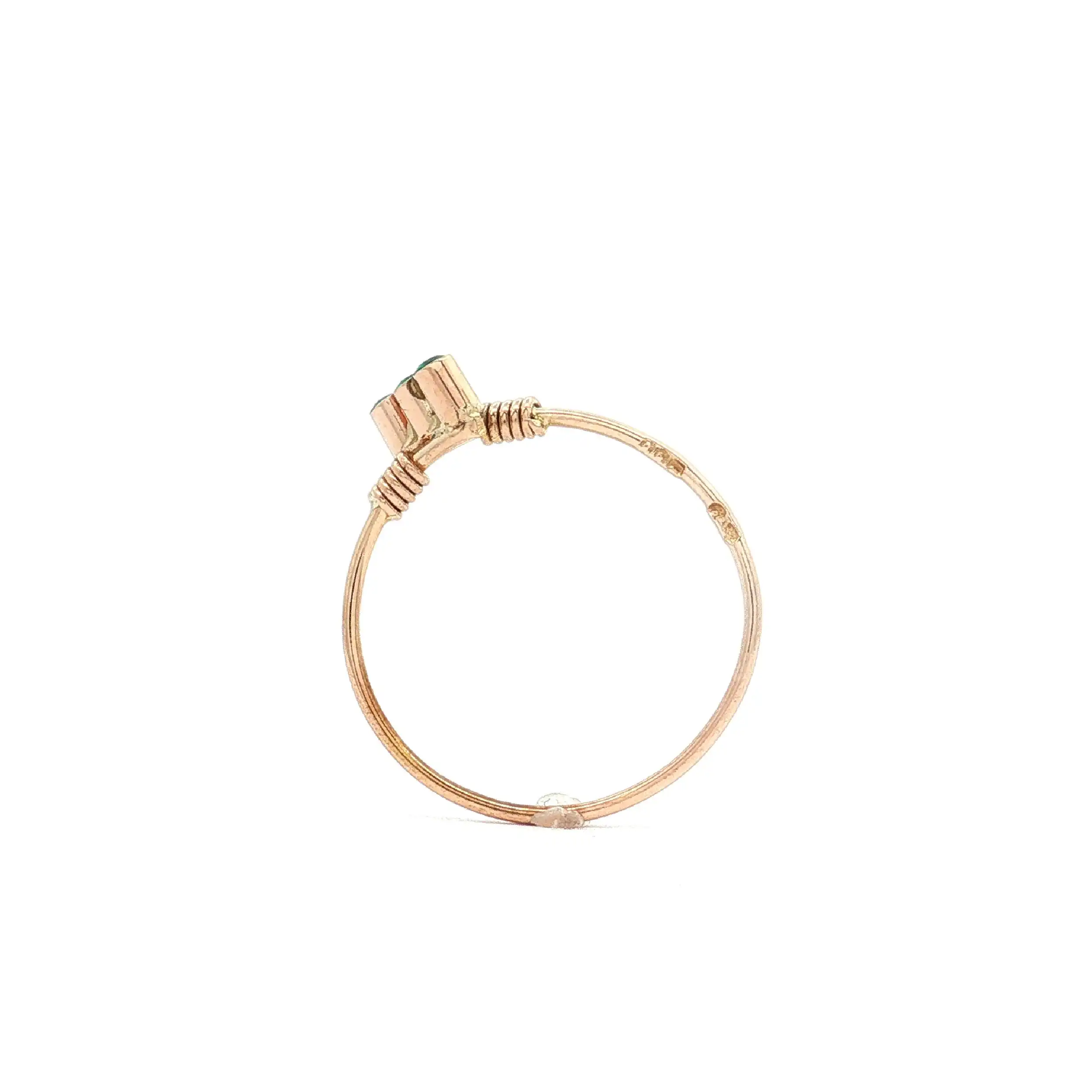 Ring Roségold mit grünen Steinen