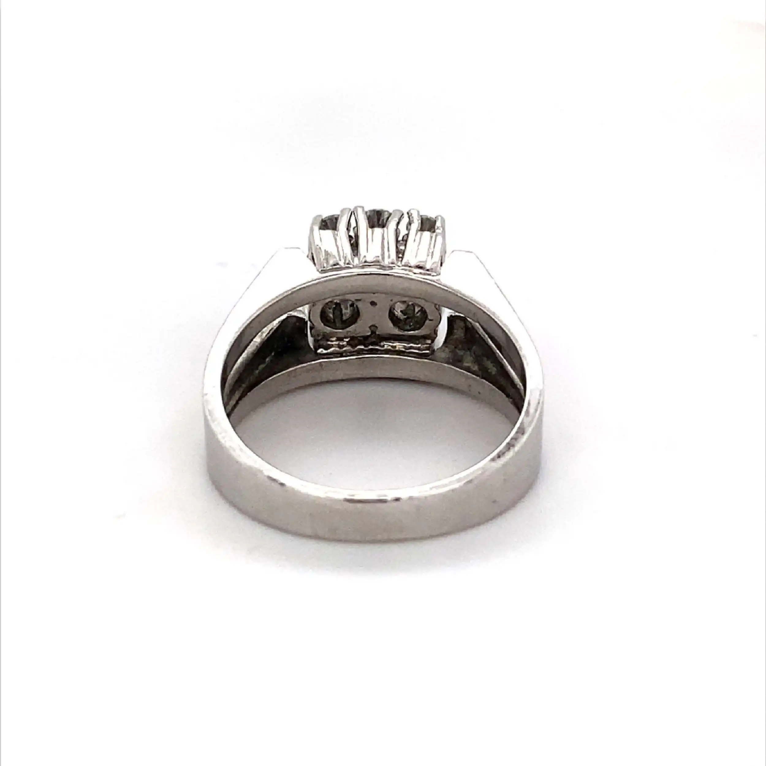 Ring Weißgold mit Brillanten Ring Weißgold mit Brillanten