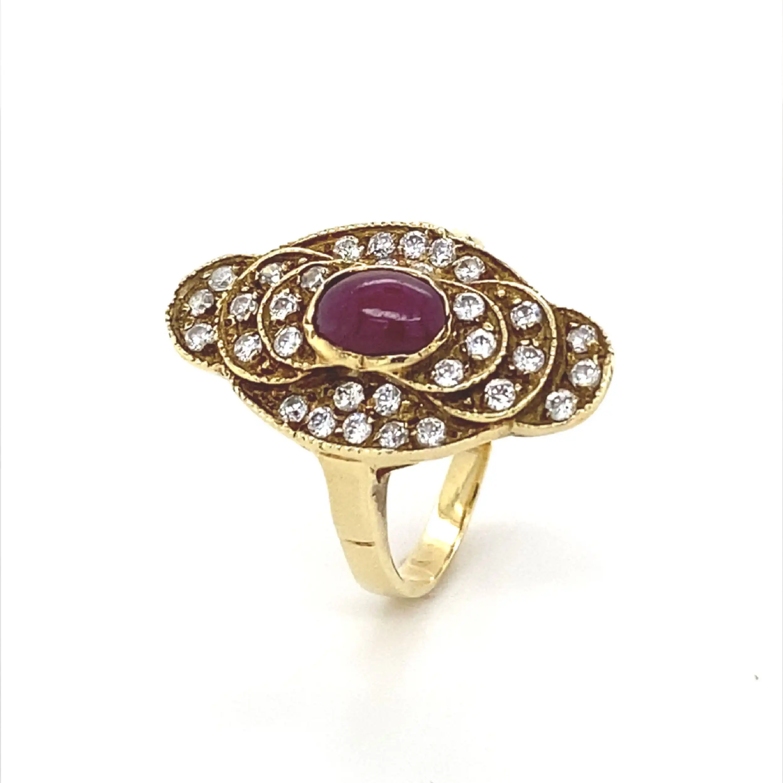 Ring Gelbgold mit Zirkonia und rotem Farbstein Ring Gelbgold mit Zirkonia und rotem Farbstein