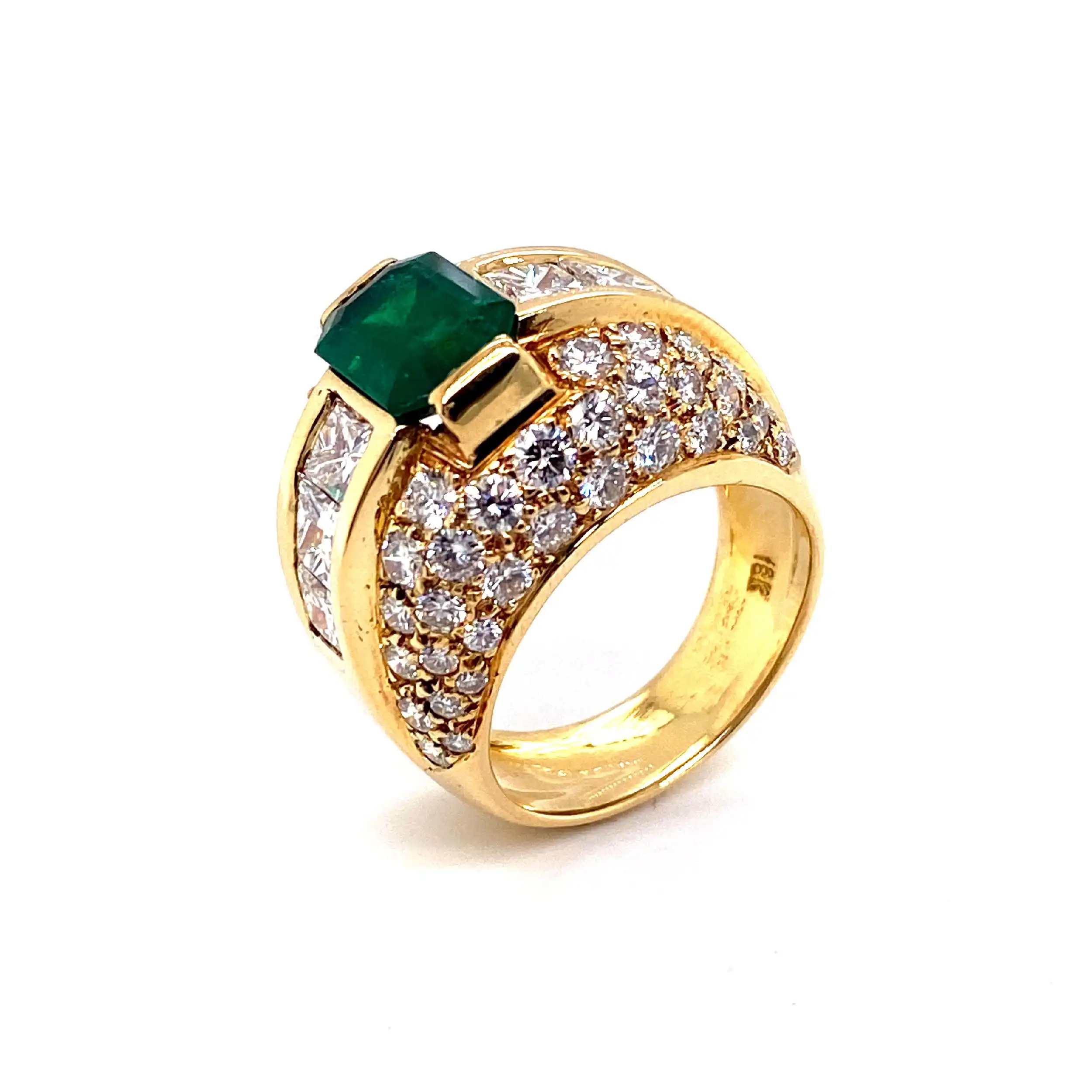Ring mit kolumbianischem-Smaragd ca. 1,9 ct Brillanten Melee 3,82ct, mit Expertise von EPL Ring mit kolumbianischem-Smaragd ca. 1,9 ct Brillanten Melee 3,82ct, mit Expertise von EPL