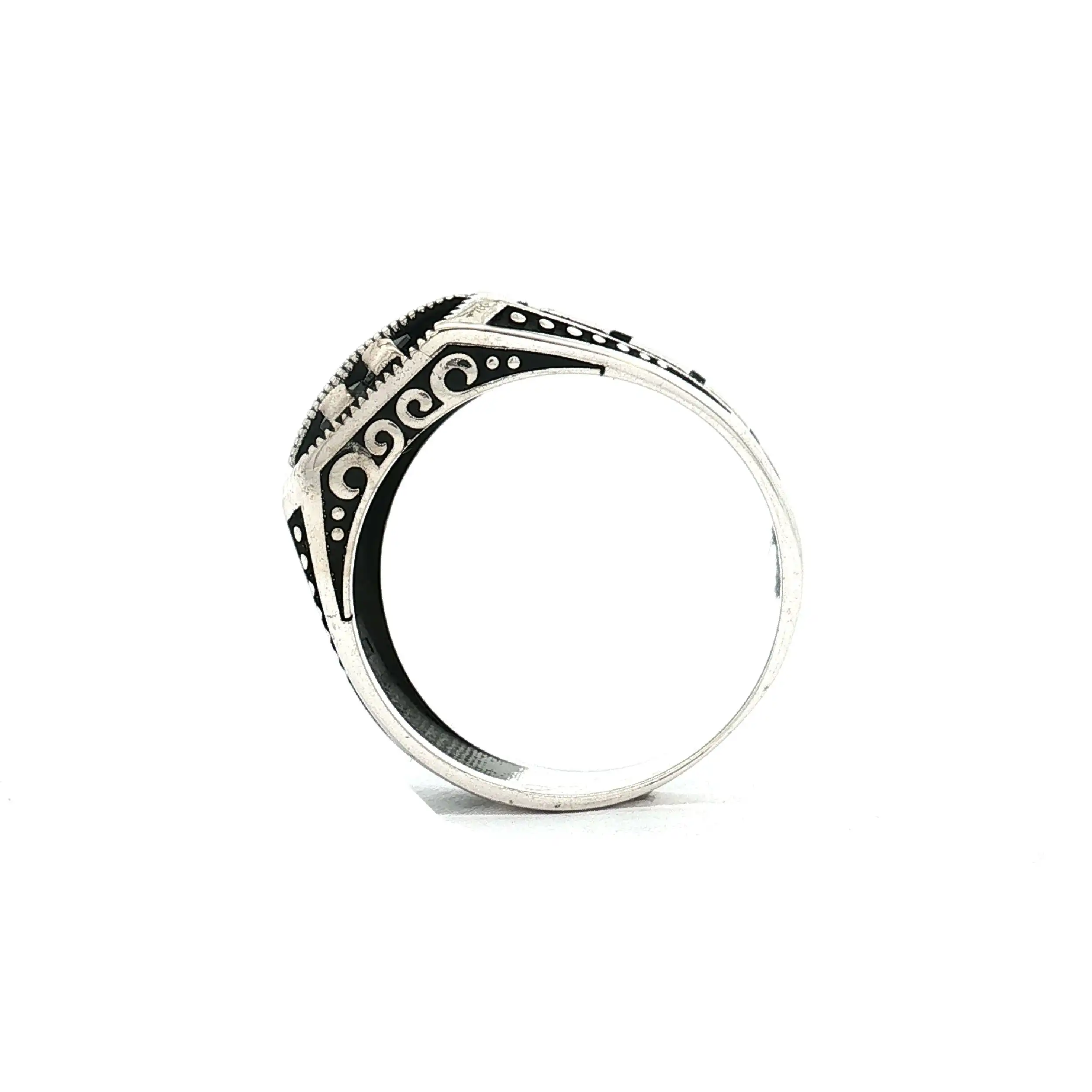 Herrenring Silber mit Markasit und Onyx Herrenring Silber mit Markasit und Onyx