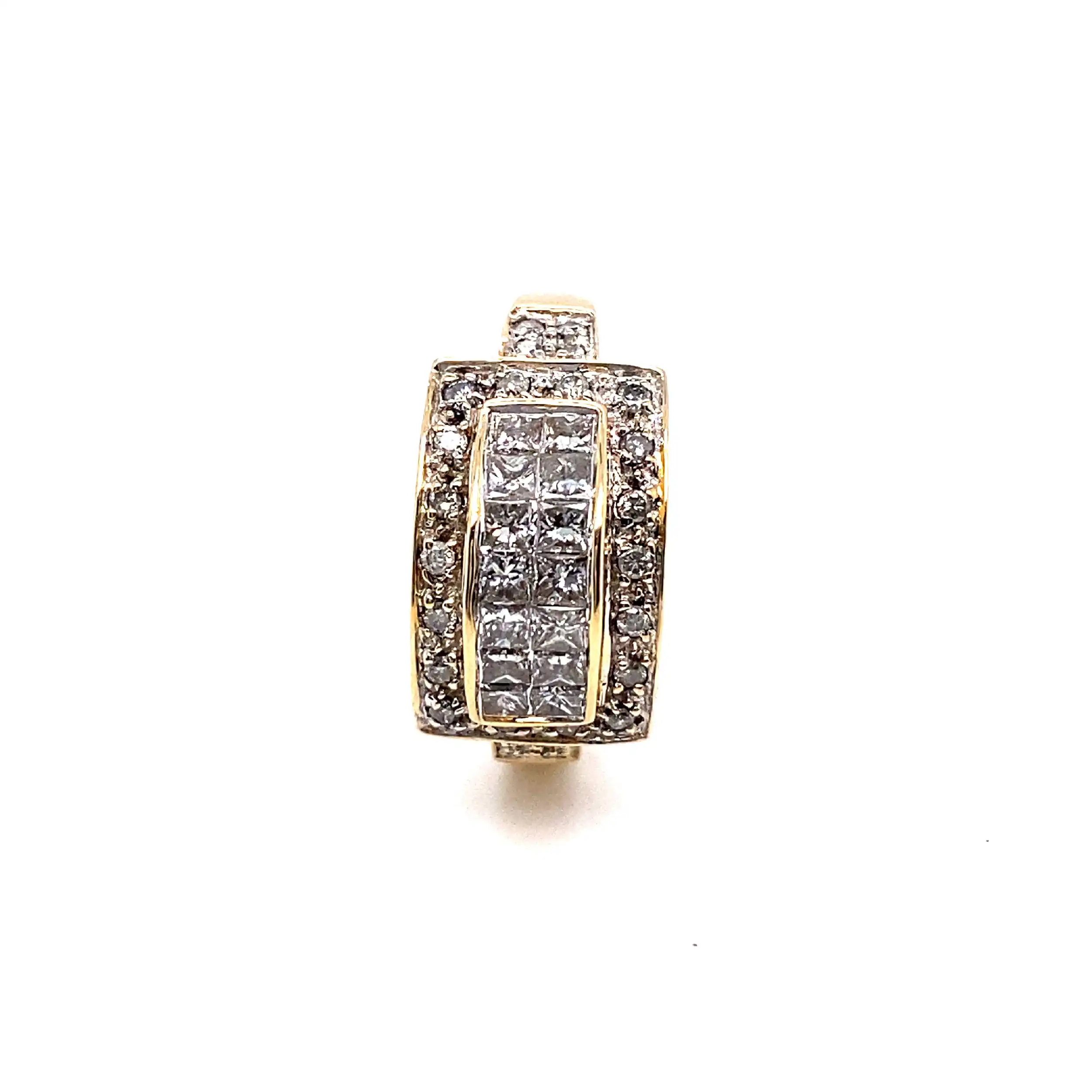 Ring mit Princess Cut, Diamanten und Brillanten Ring mit Princess Cut, Diamanten und Brillanten