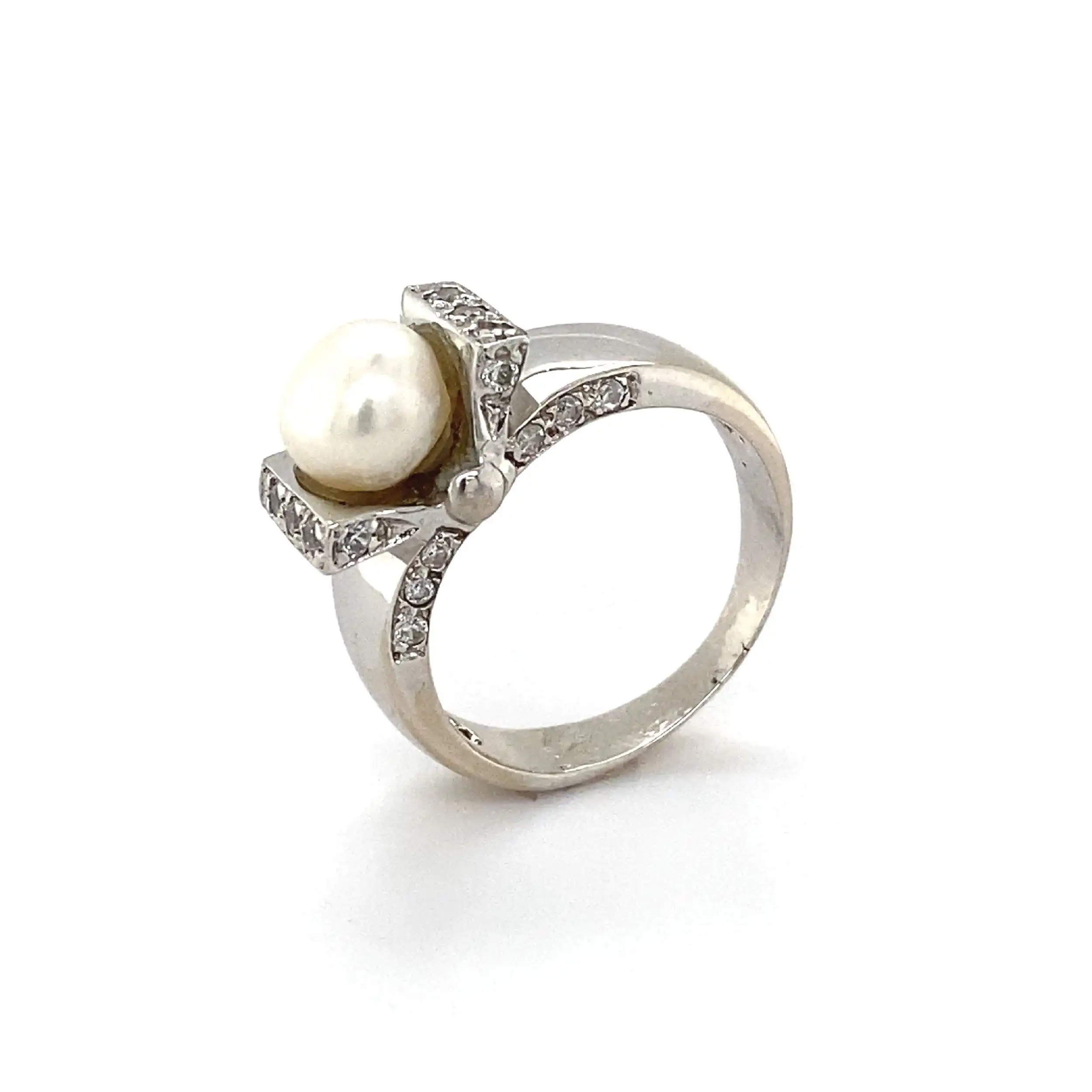 Ring Weißgold mit Perle und Zirkonia Ring Weißgold mit Perle und Zirkonia