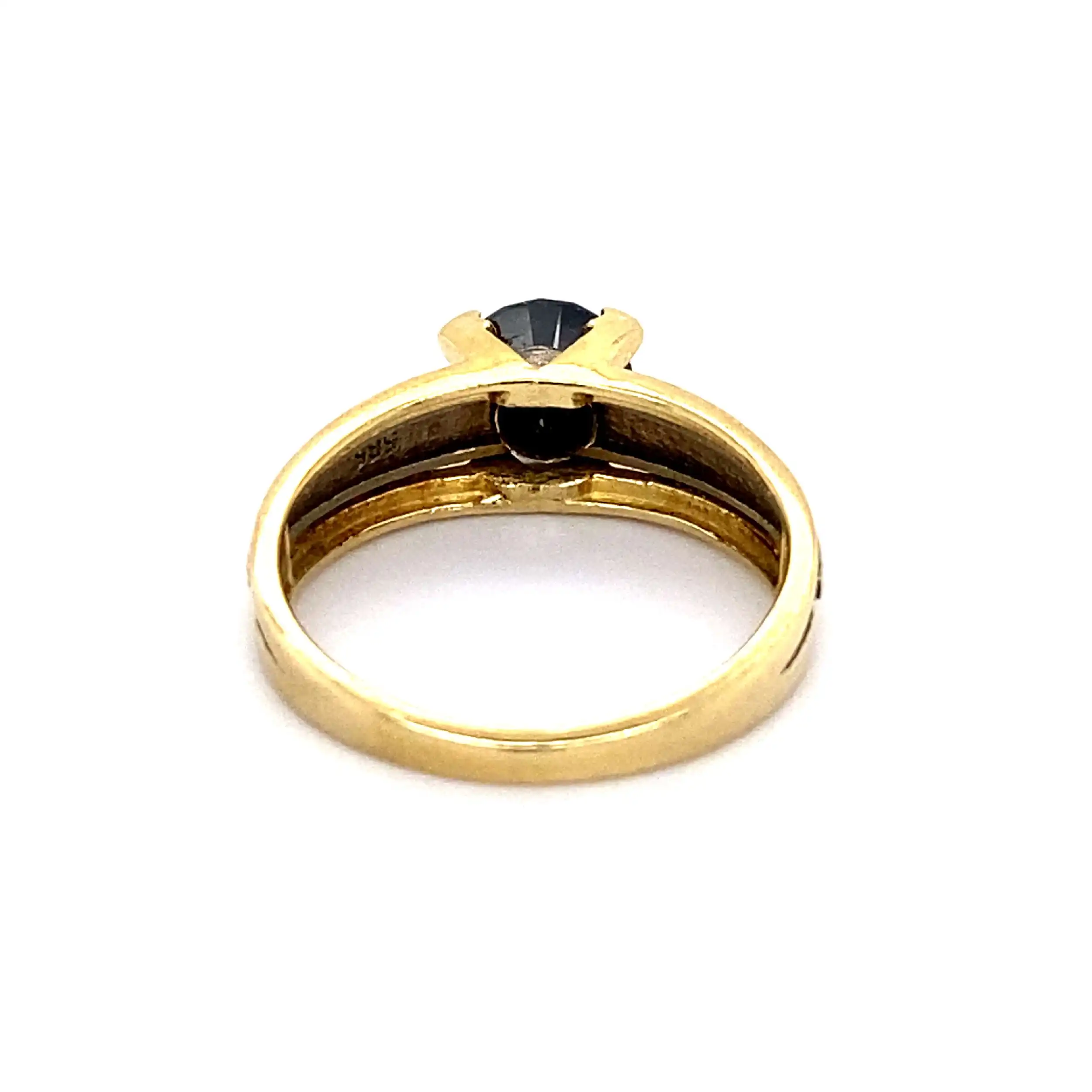 Ring Bicolor mit schwarzem Farbstein Ring Bicolor mit schwarzem Farbstein