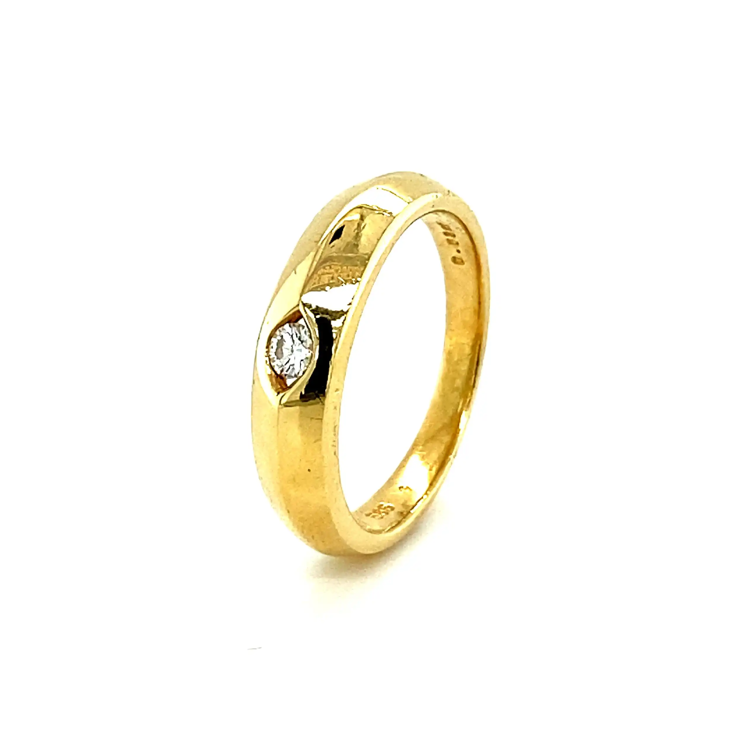Ring Gelbgold mit Brillant, graviert mit 0,08ct Ring Gelbgold mit Brillant, graviert mit 0,08ct