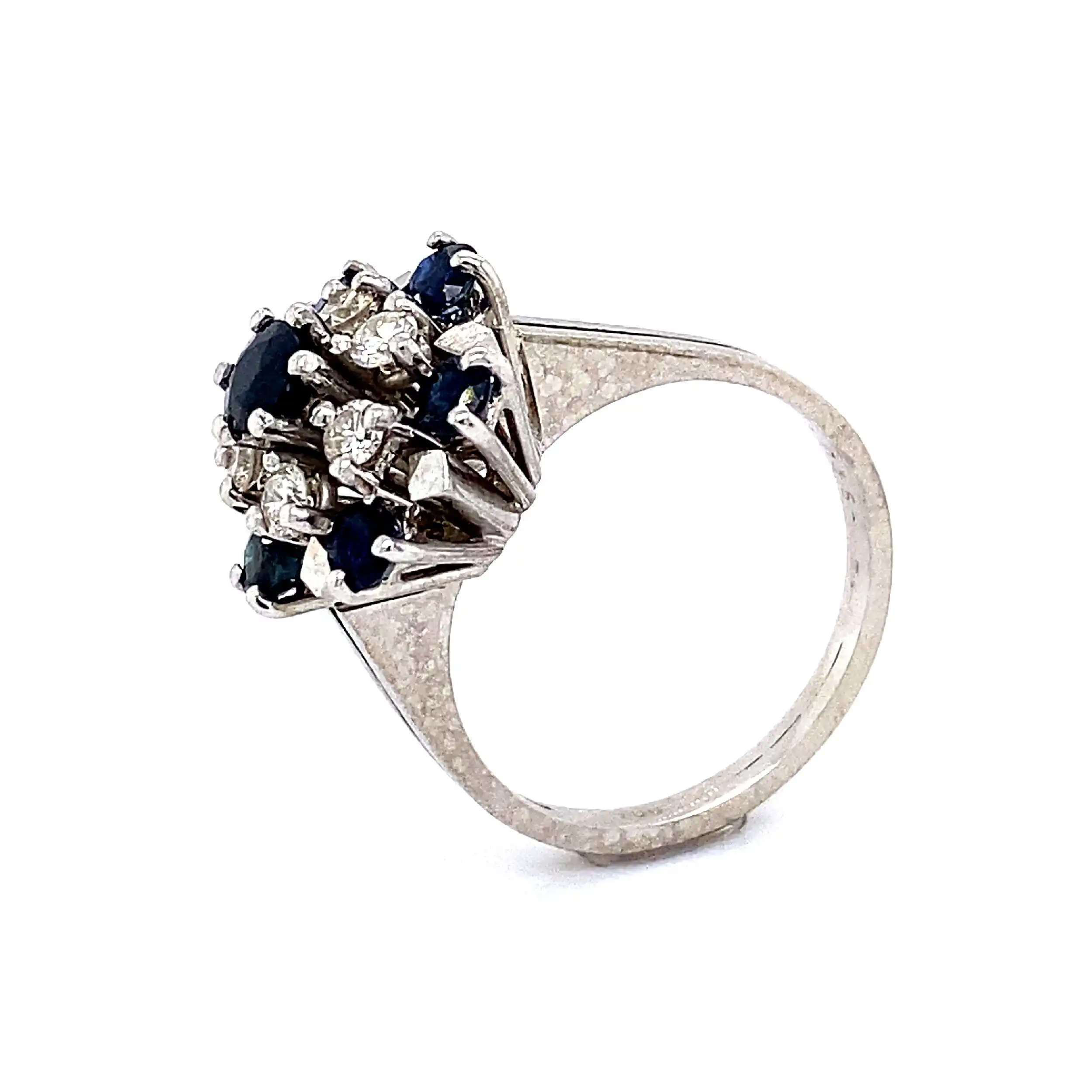 Ring Weißgold mit Saphiren und Brillanten, graviert mit 0,35ct Ring Weißgold mit Saphiren und Brillanten, graviert mit 0,35ct