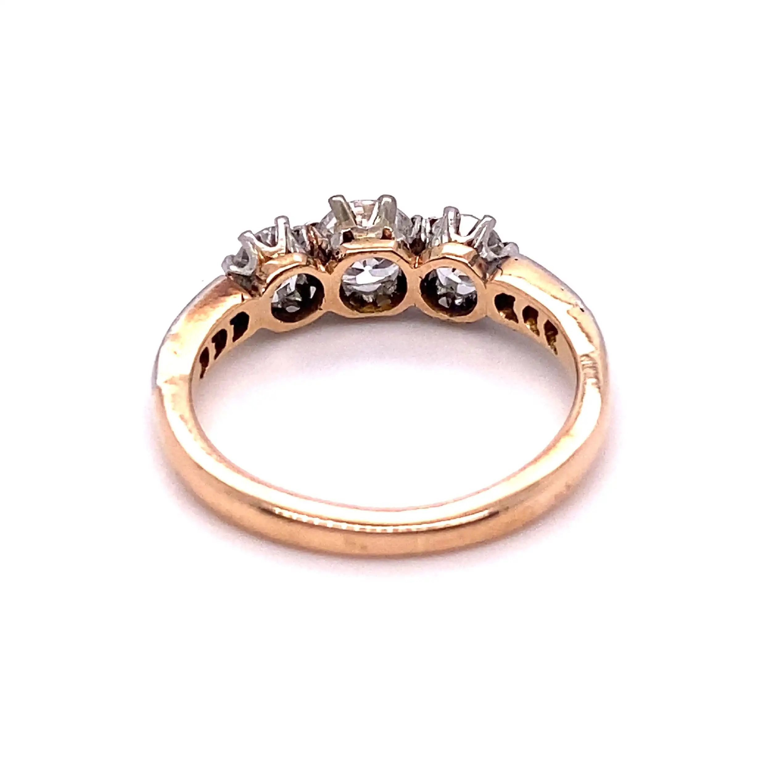 Ring Bicolor mit Brillanten und Diamanten Ring Bicolor mit Brillanten und Diamanten