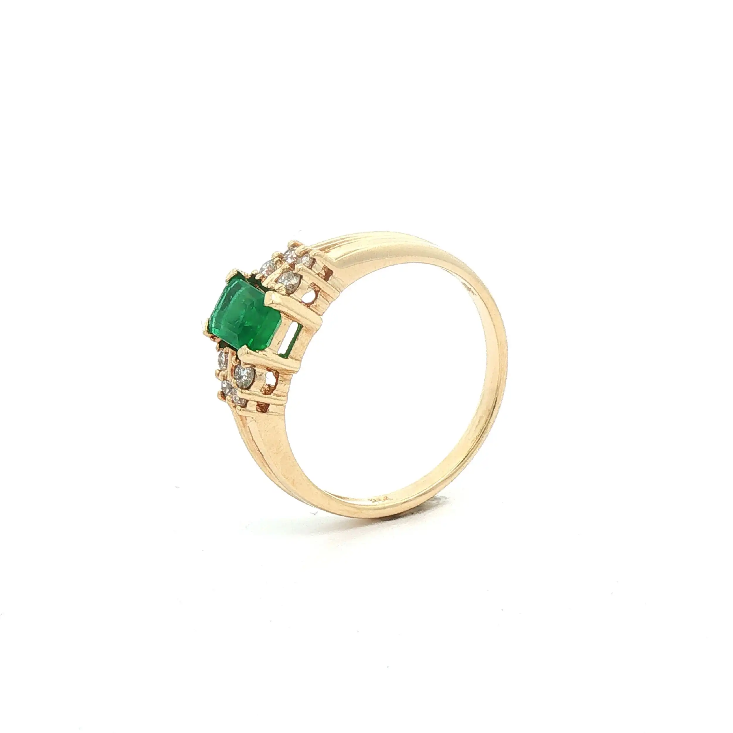 Ring Gelbgold mit Brillanten und Smaragd
