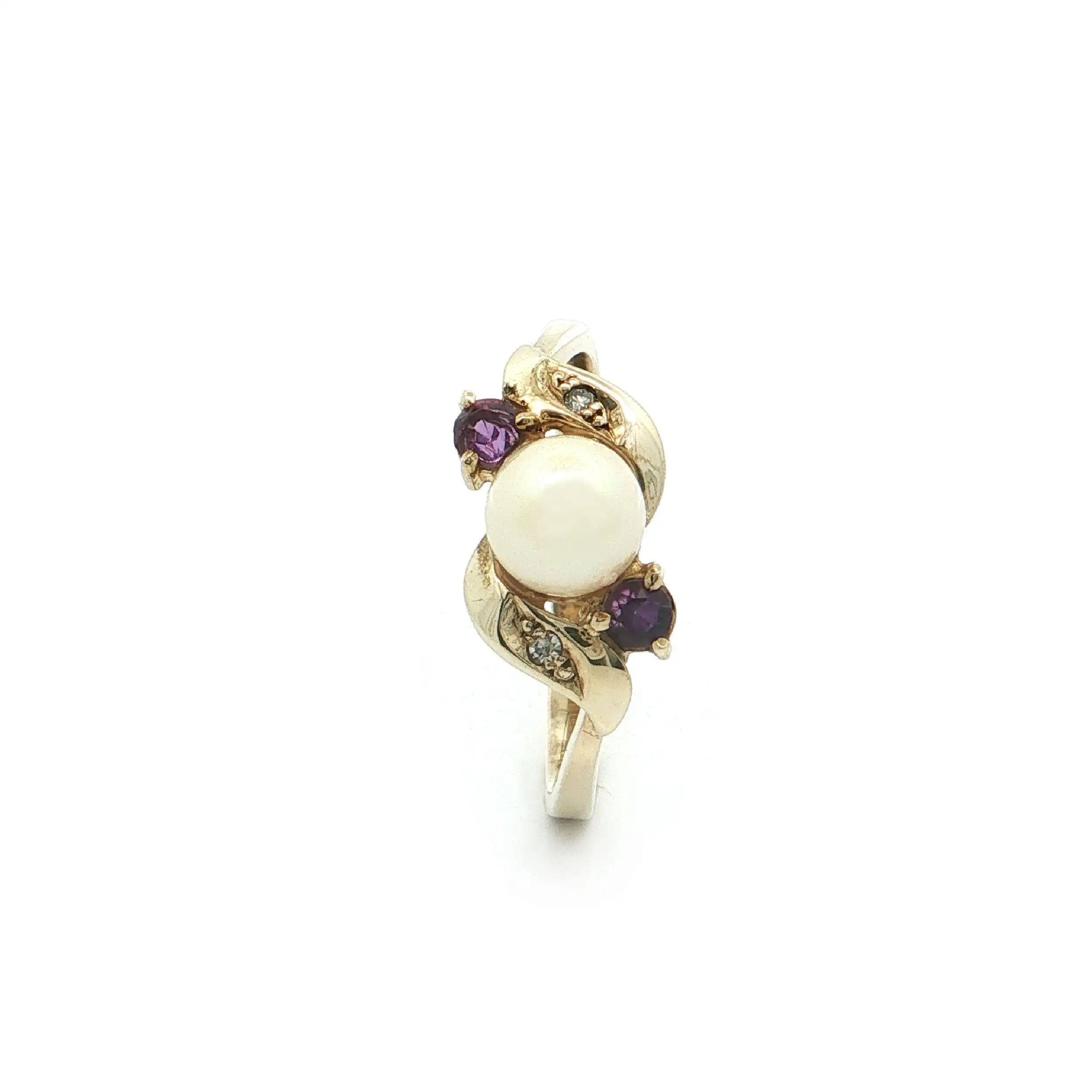 Ring Gelbgold mit Perle, Amethyst und Diamanten Ring Gelbgold mit Perle, Amethyst und Diamanten