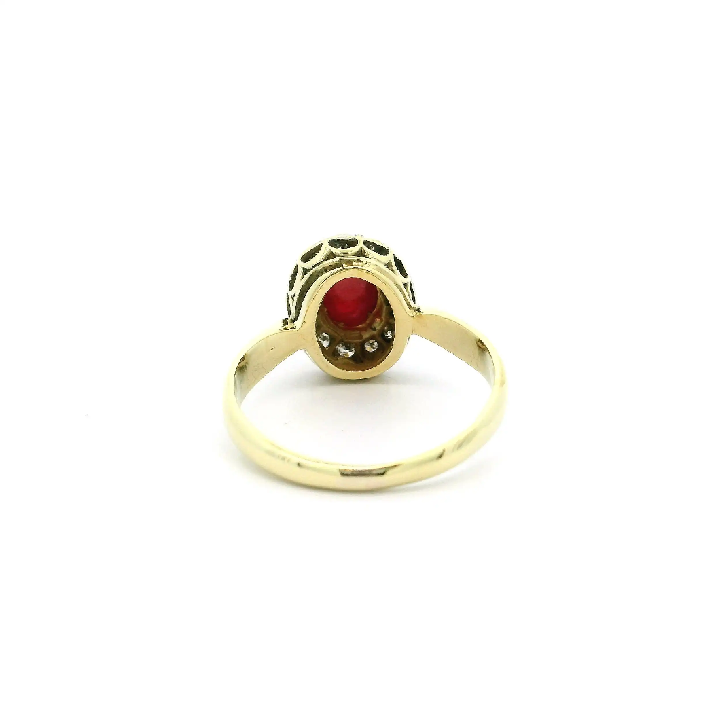 Ring Gelbgold mit Rubin Cabochon & Brillanten