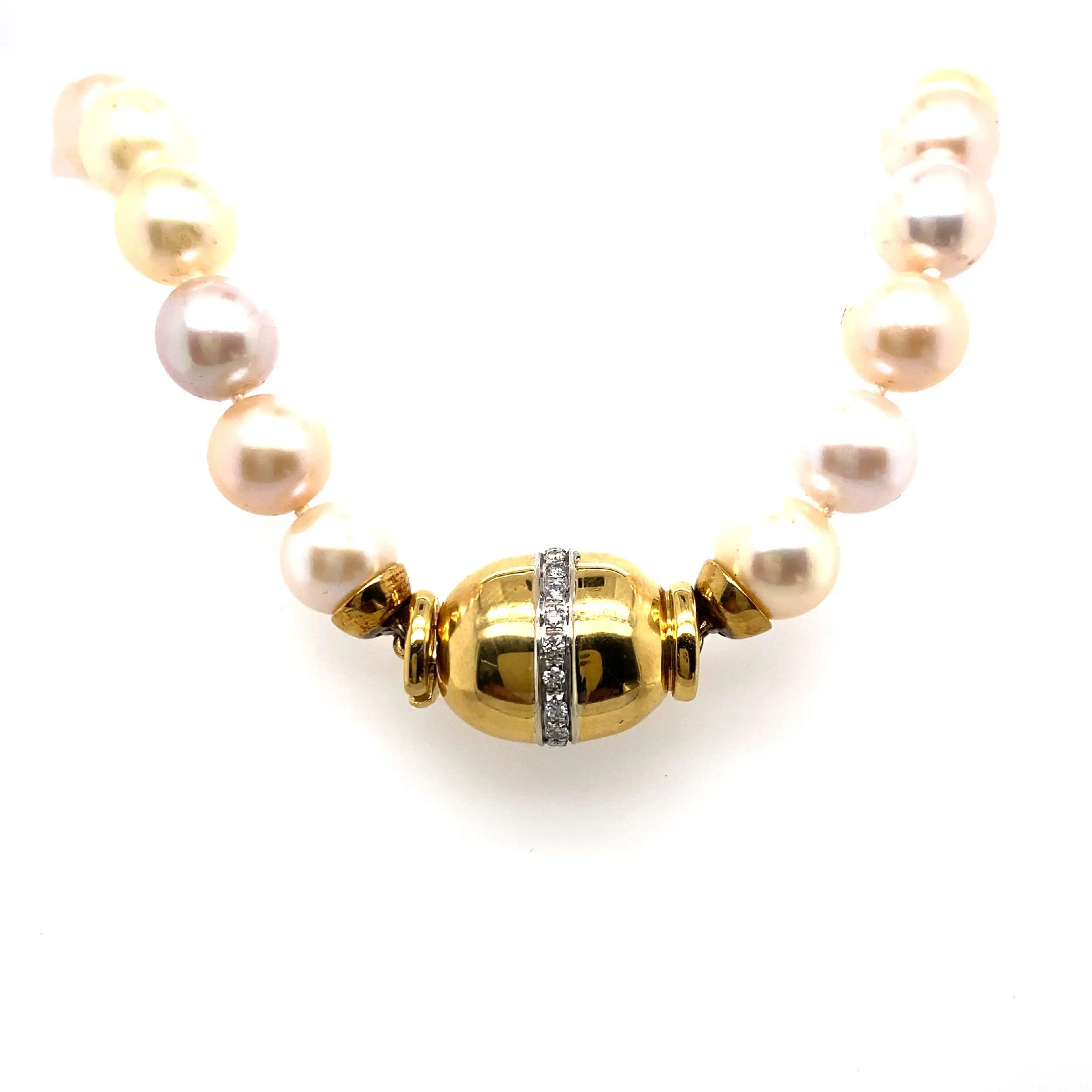 Süßwasserperlenkette mit Goldschließe Bicolor und Brillanten Süßwasserperlenkette mit Goldschließe Bicolor und Brillanten