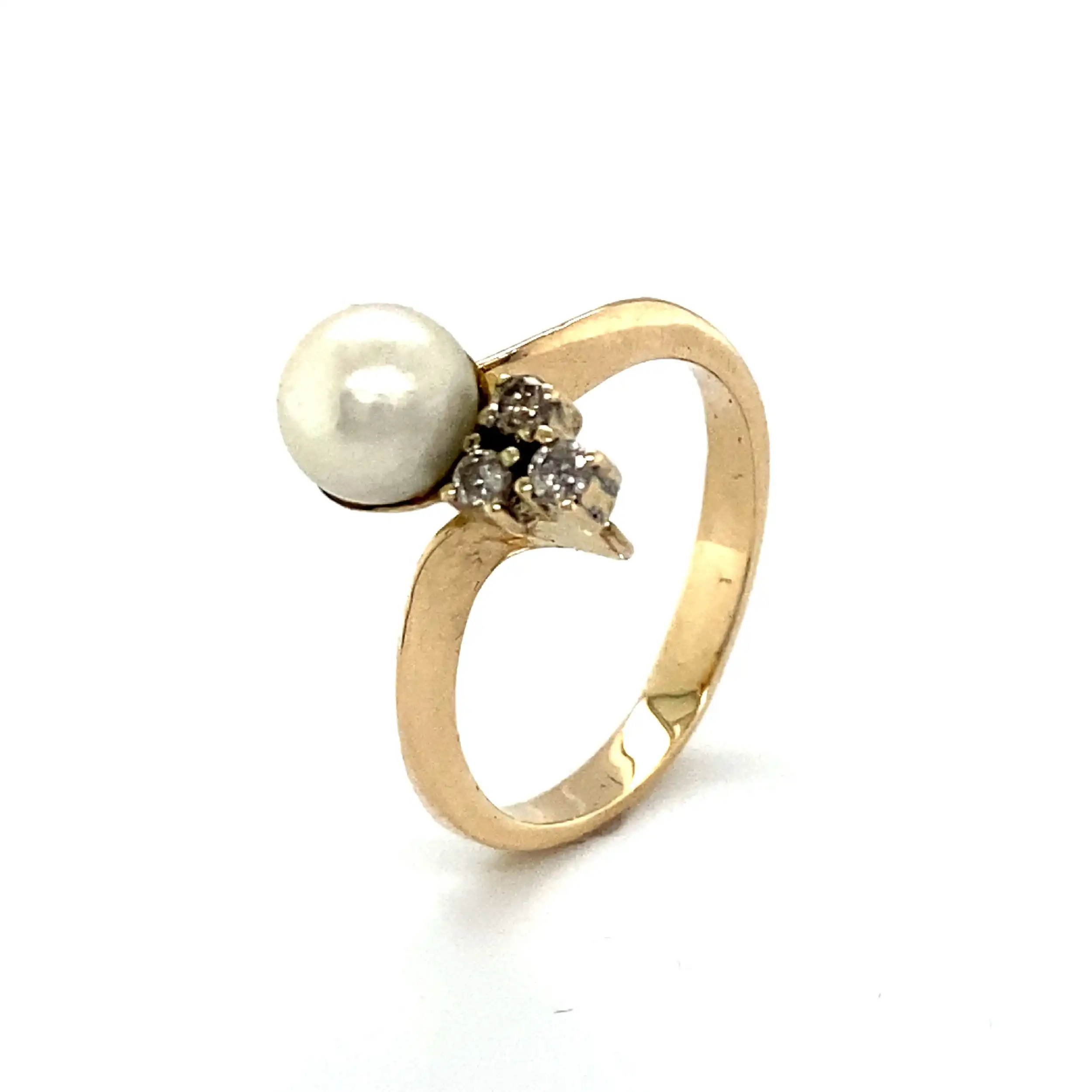 Ringn Gelbgold mit Perle und Brillanten Ringn Gelbgold mit Perle und Brillanten