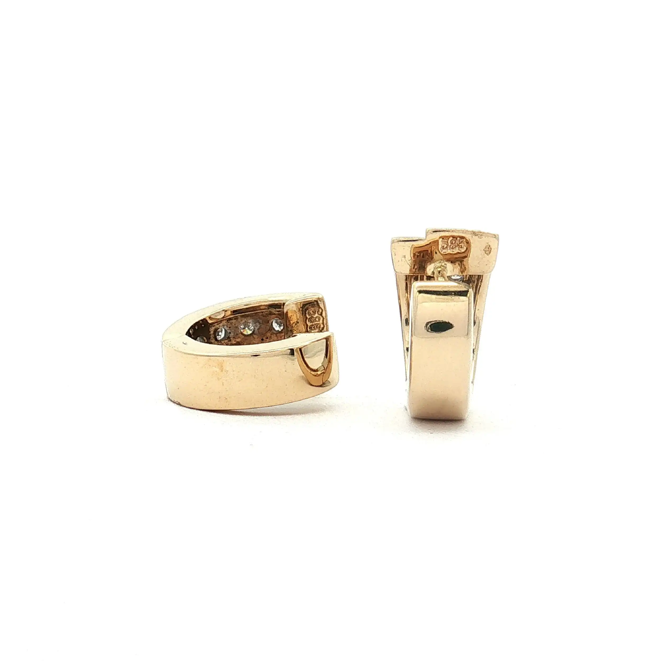 Creolen Bicolor mit Brillanten, graviert mit 0,12ct Creolen Bicolor mit Brillanten, graviert mit 0,12ct