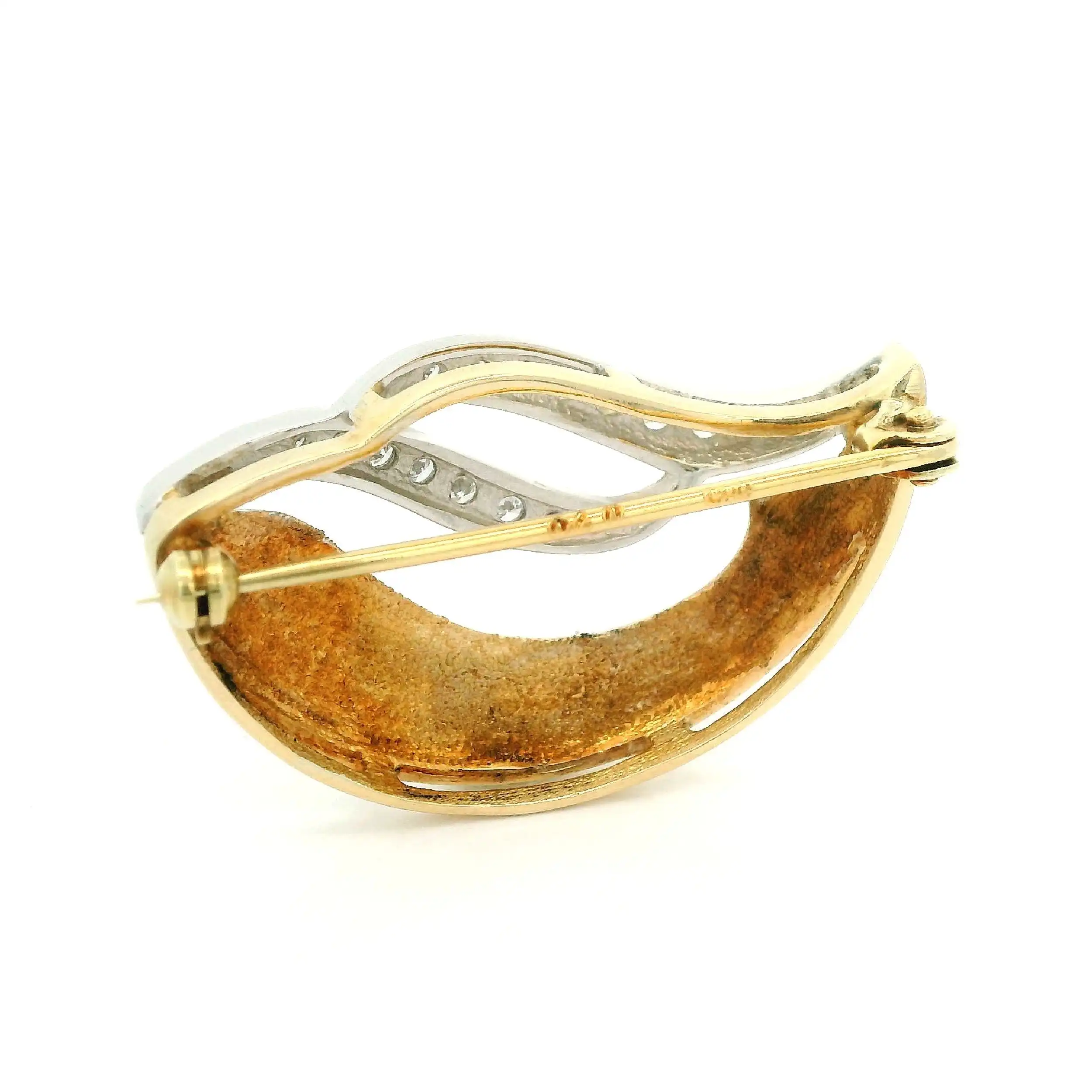 Anstecknadel Bicolor mit Brillanten, graviert mit 0,20ct Anstecknadel Bicolor mit Brillanten, graviert mit 0,20ct