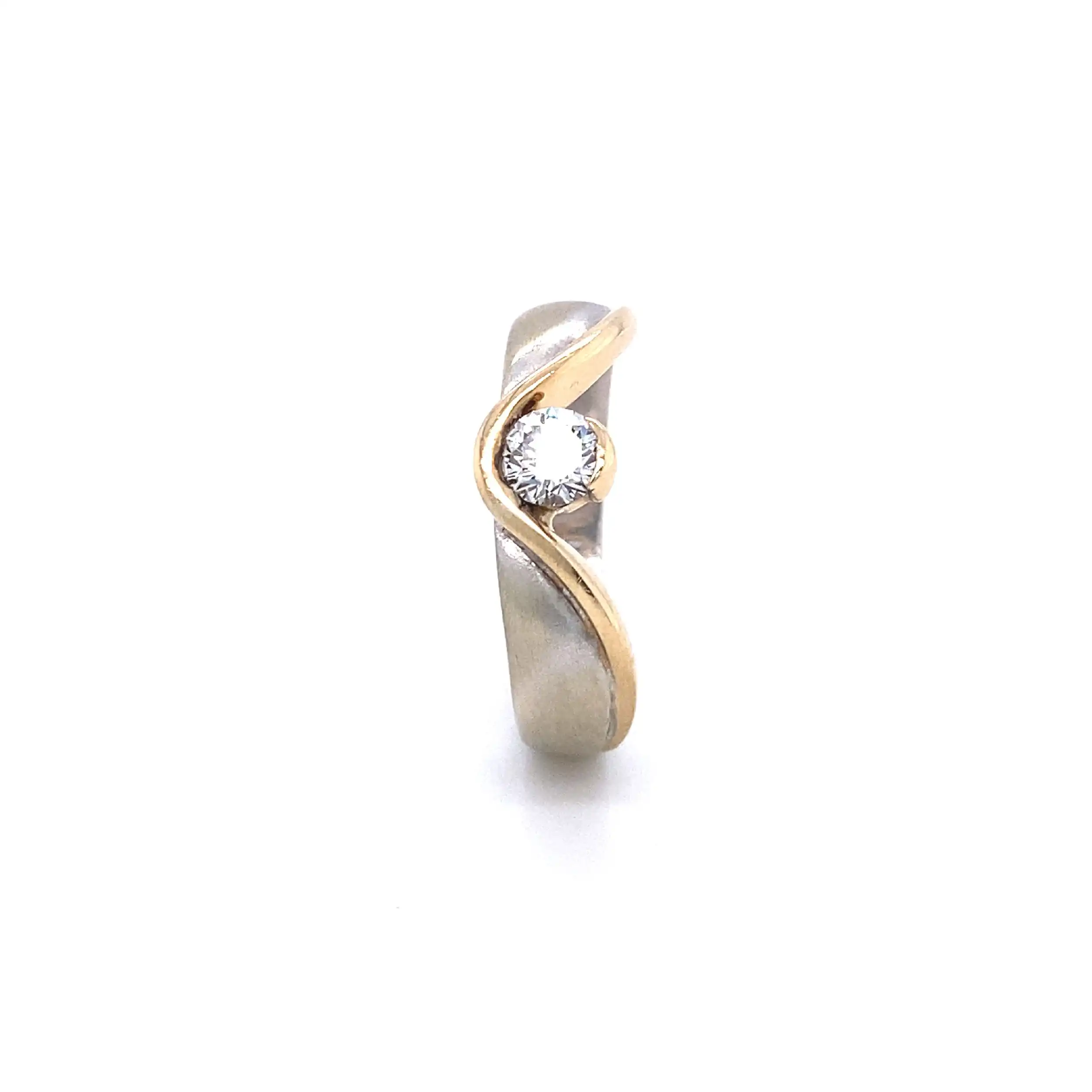 Ring Bicolor mit Brillant, graviert mit 0,37ct Ring Bicolor mit Brillant, graviert mit 0,37ct