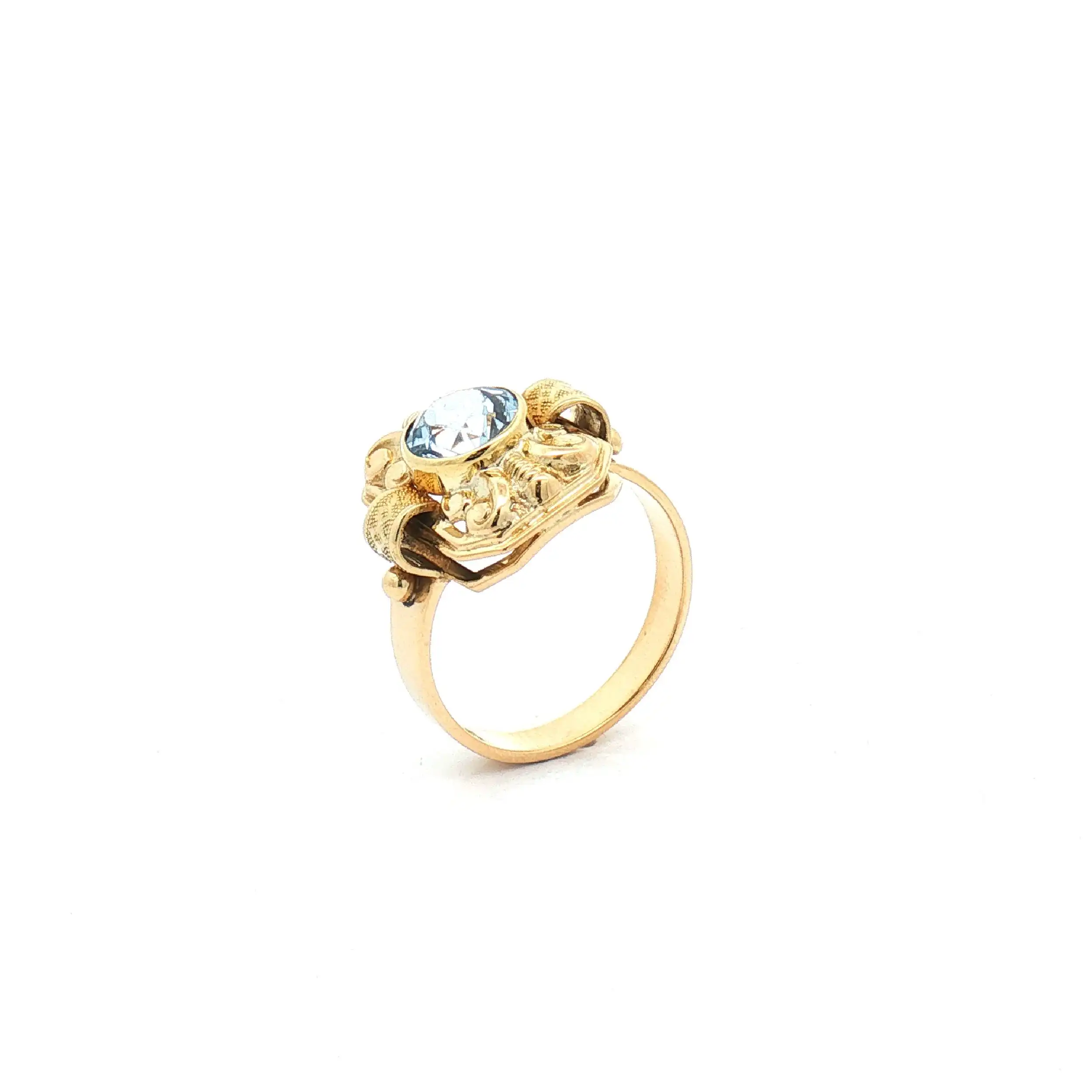 Ring Gelbgold mit blauen Farbstein Ring Gelbgold mit blauen Farbstein