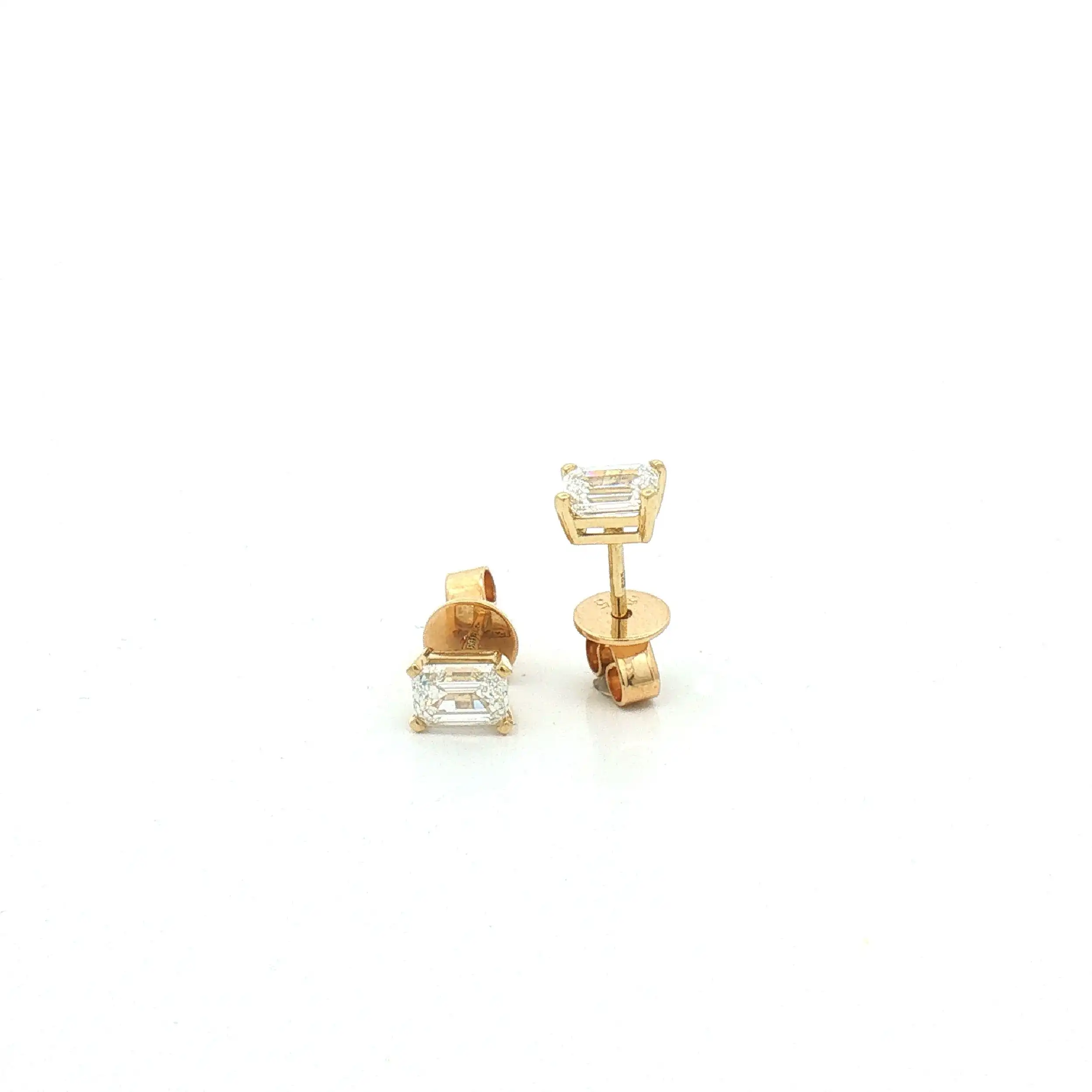 Ohrstecker Gelbgold mit zwei Smaragd Diamanten mit GIA Zertifikat