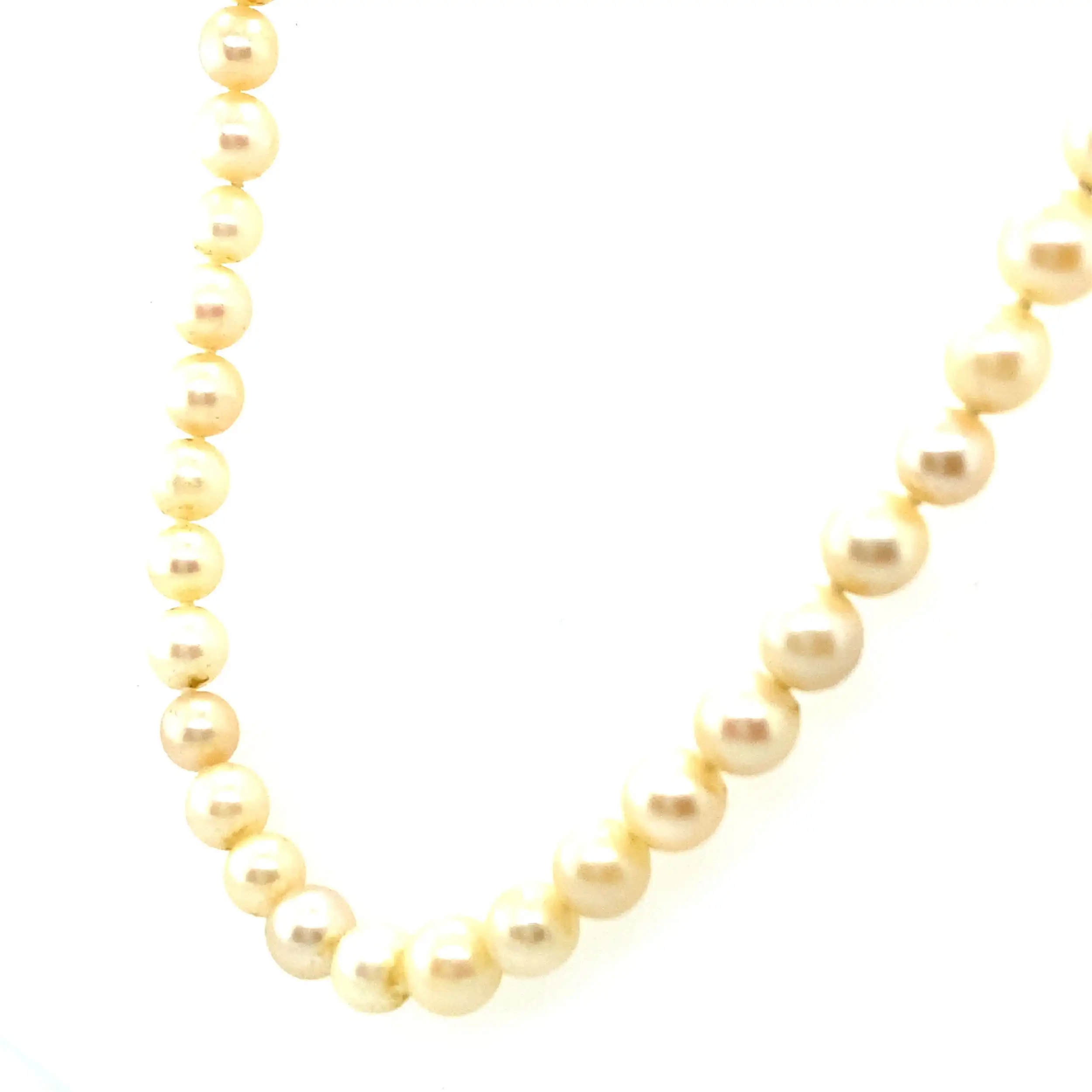 Perlkette mit Weißgold Schließe mit grünem Stein und Diamanten Perlkette mit Weißgold Schließe mit grünem Stein und Diamanten