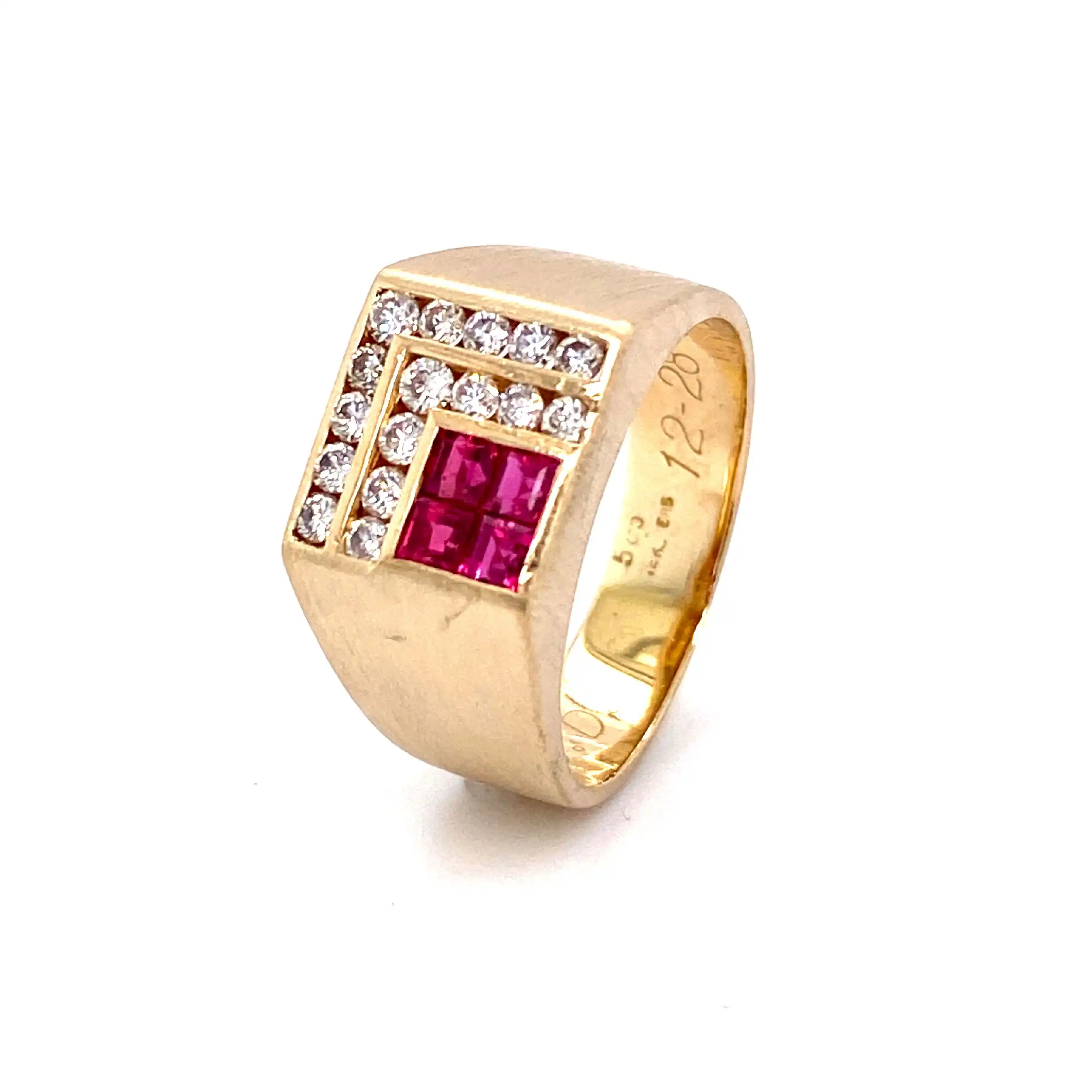 Ring Gelbgold mit Rubinen, graviert mit 0,21ct und Brillanten, graviert mit 0,38ct Ring Gelbgold mit Rubinen, graviert mit 0,21ct und Brillanten, graviert mit 0,38ct
