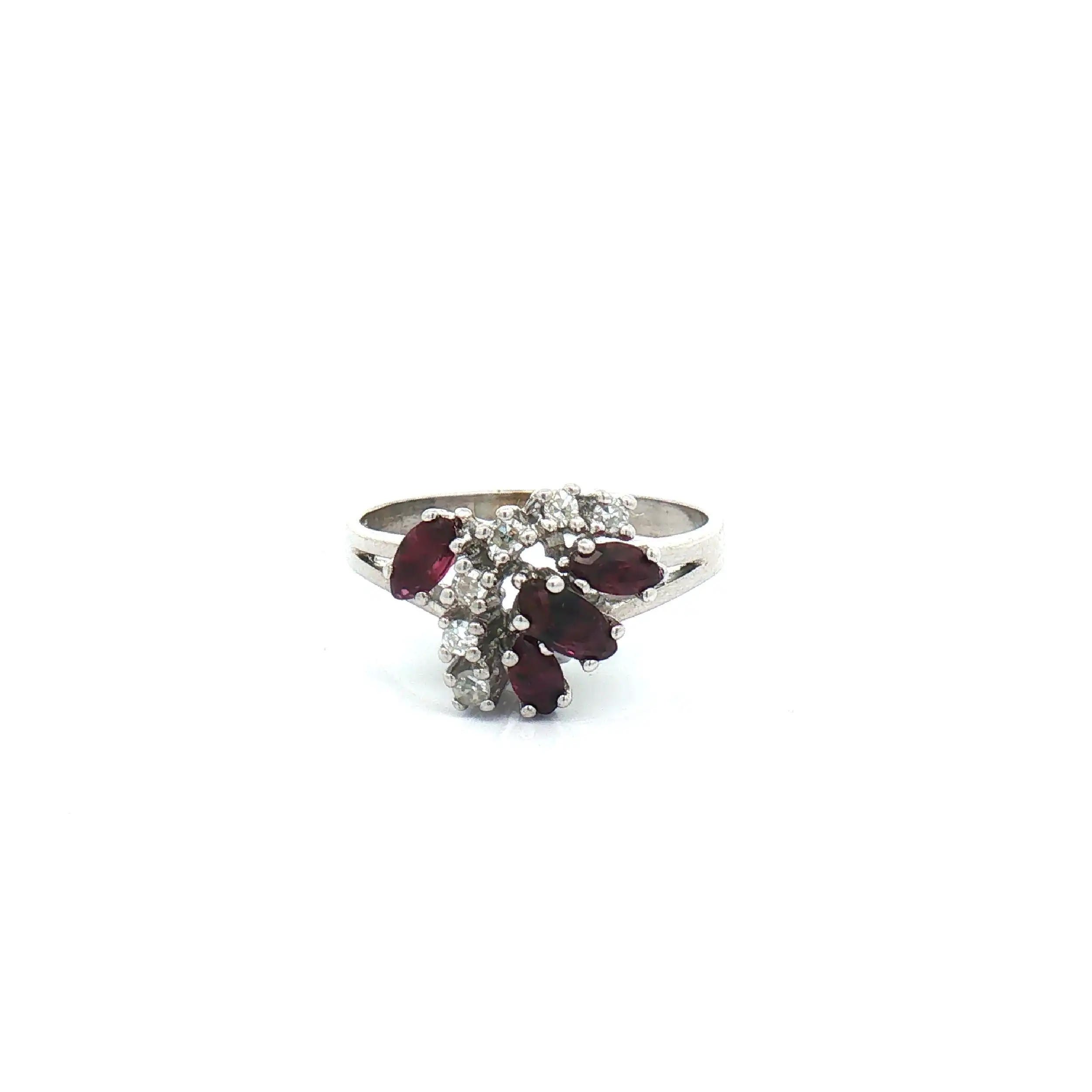 Ring Weißgold mit Diamanten und Rubin