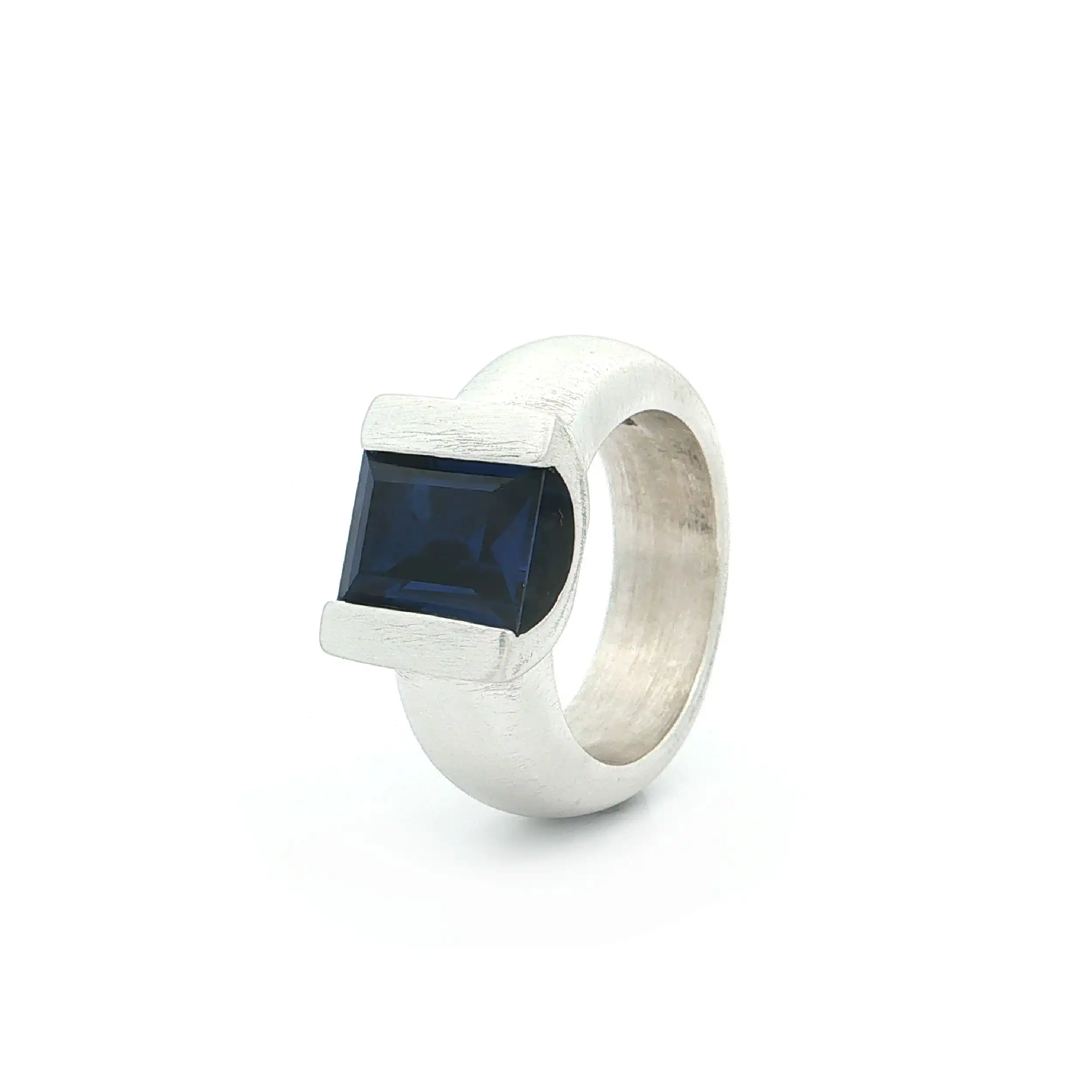 Ring Silber mit snythetischem Spinell
