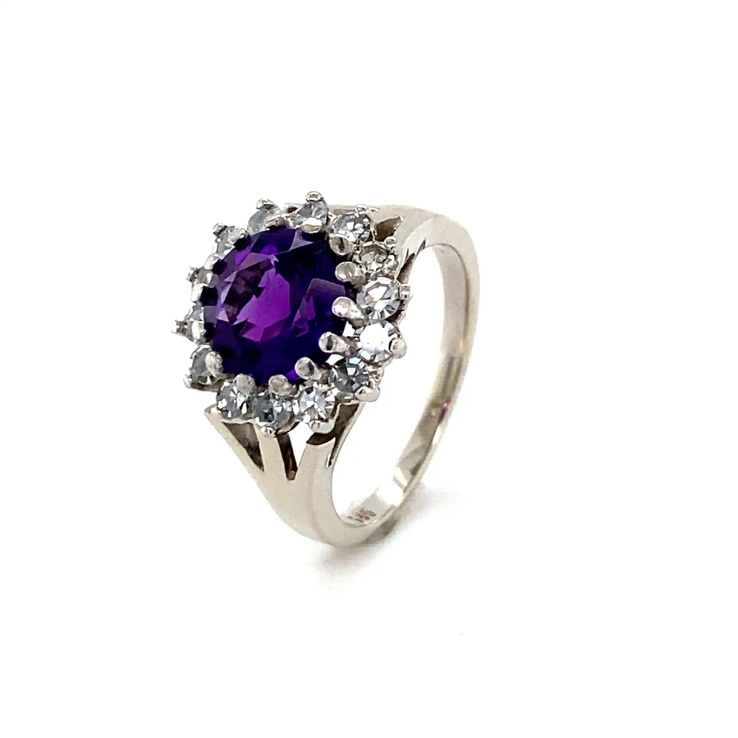 Ring Weißgold mit Amethyst und Diamanten Ring Weißgold mit Amethyst und Diamanten