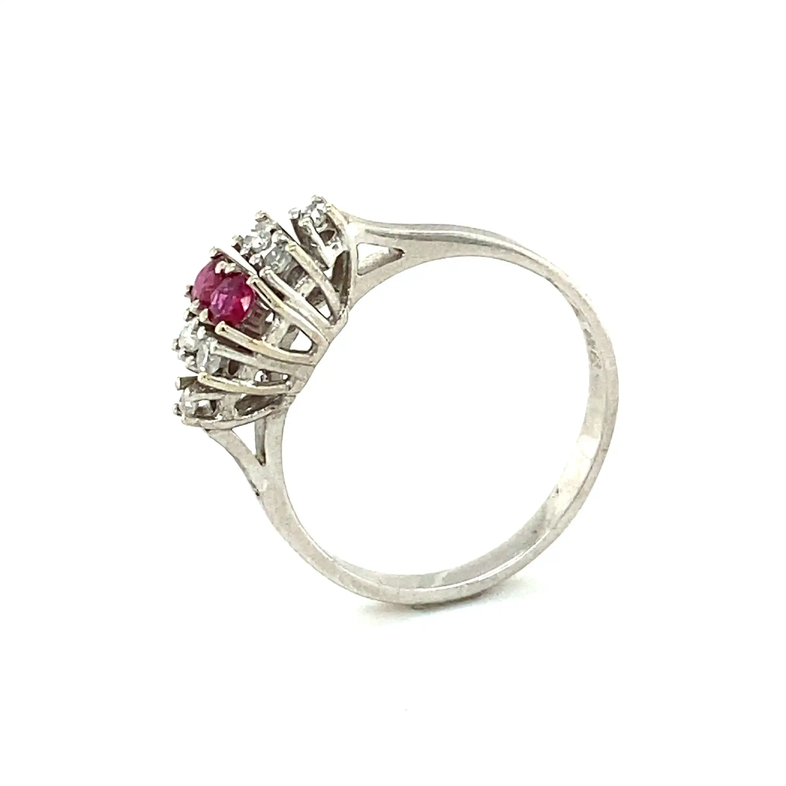 Ring Weißgold mit Rubinen und Diamanten, graviert mit 0,18ct Ring Weißgold mit Rubinen und Diamanten, graviert mit 0,18ct