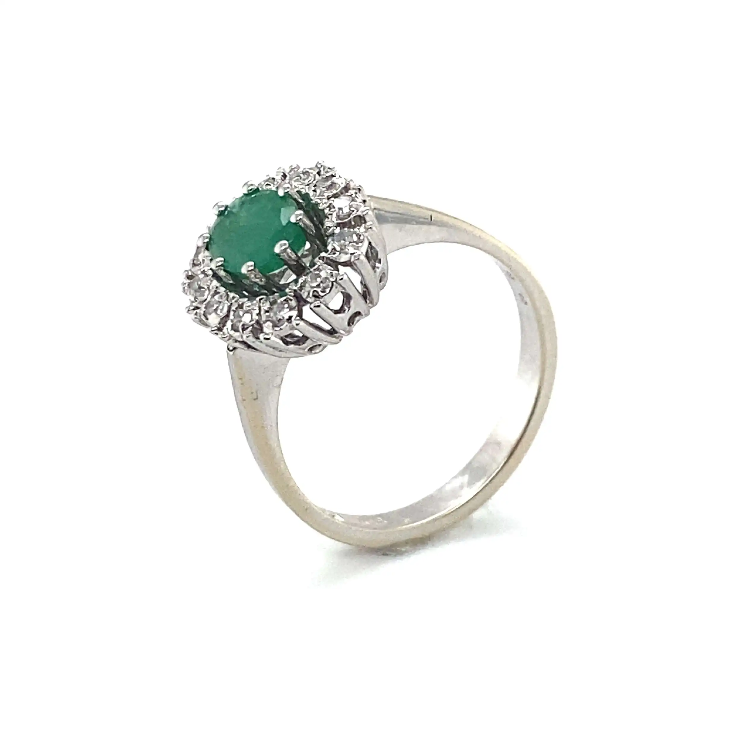 Ring Weißgold mit Smaragd und Brillanten, graviert mit 0,18ct Ring Weißgold mit Smaragd und Brillanten, graviert mit 0,18ct