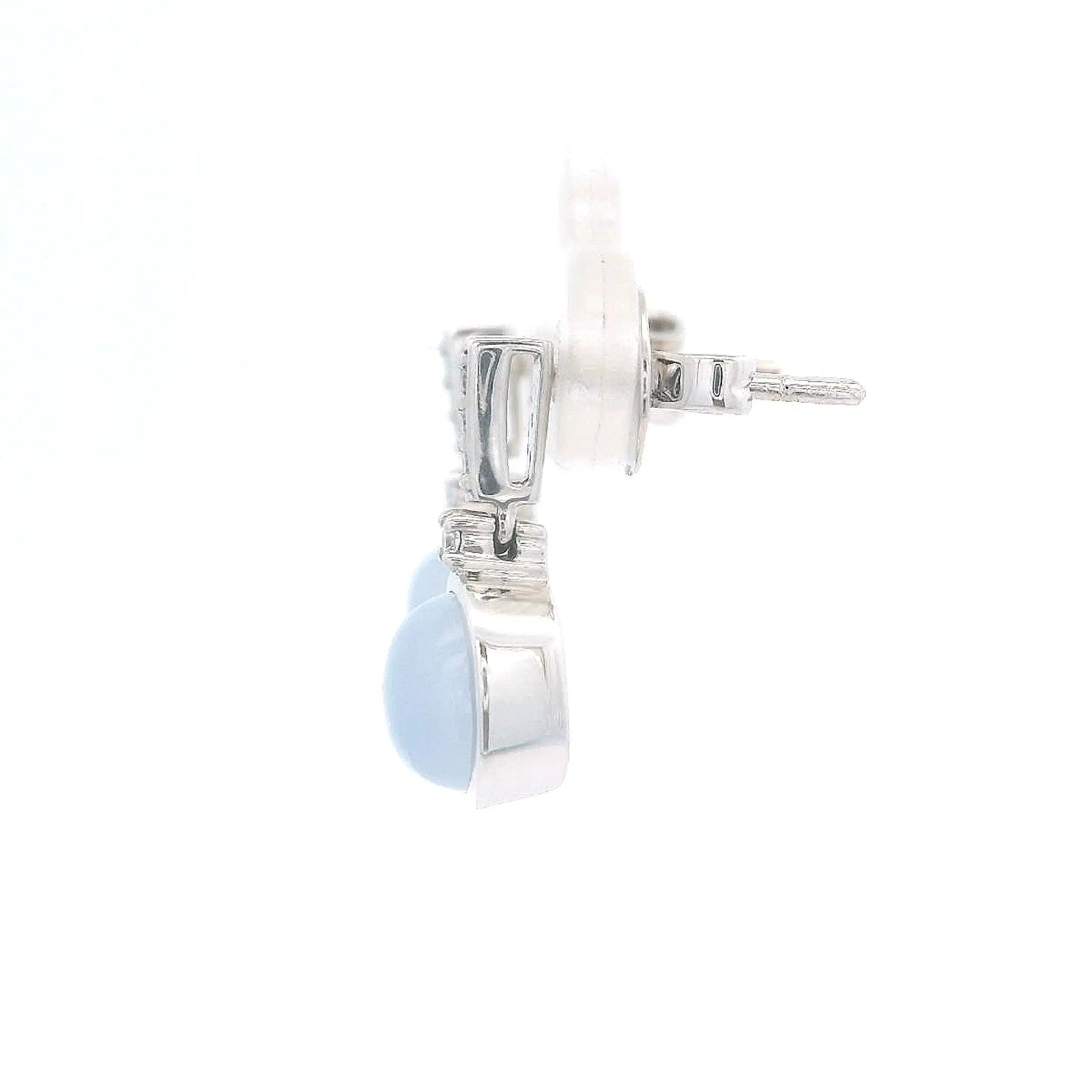 Ohrstecker mit Chalcedon Cabochon hellblau und Brillanten
