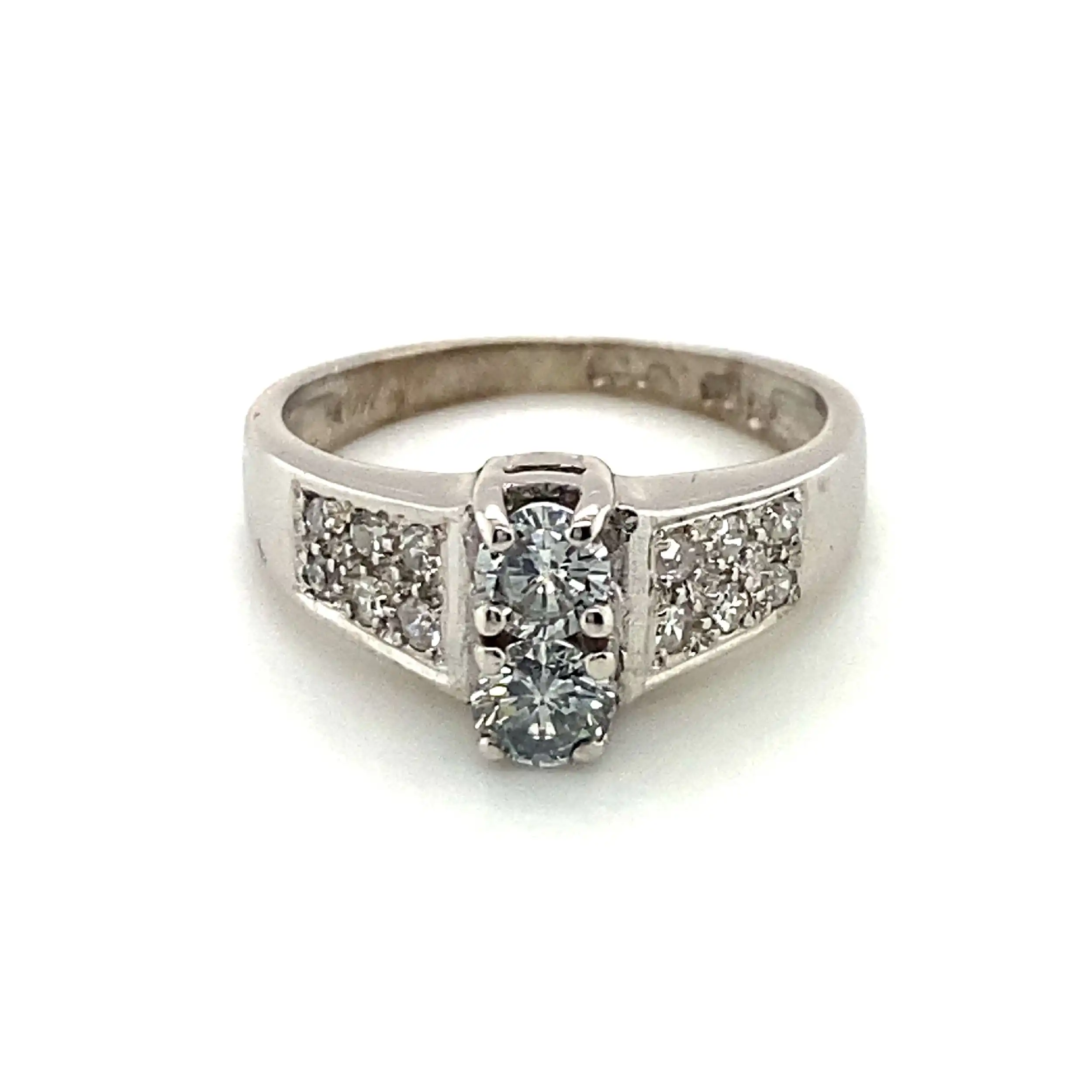 Ring weißgold mit Brillanten und Diamanten Ring weißgold mit Brillanten und Diamanten