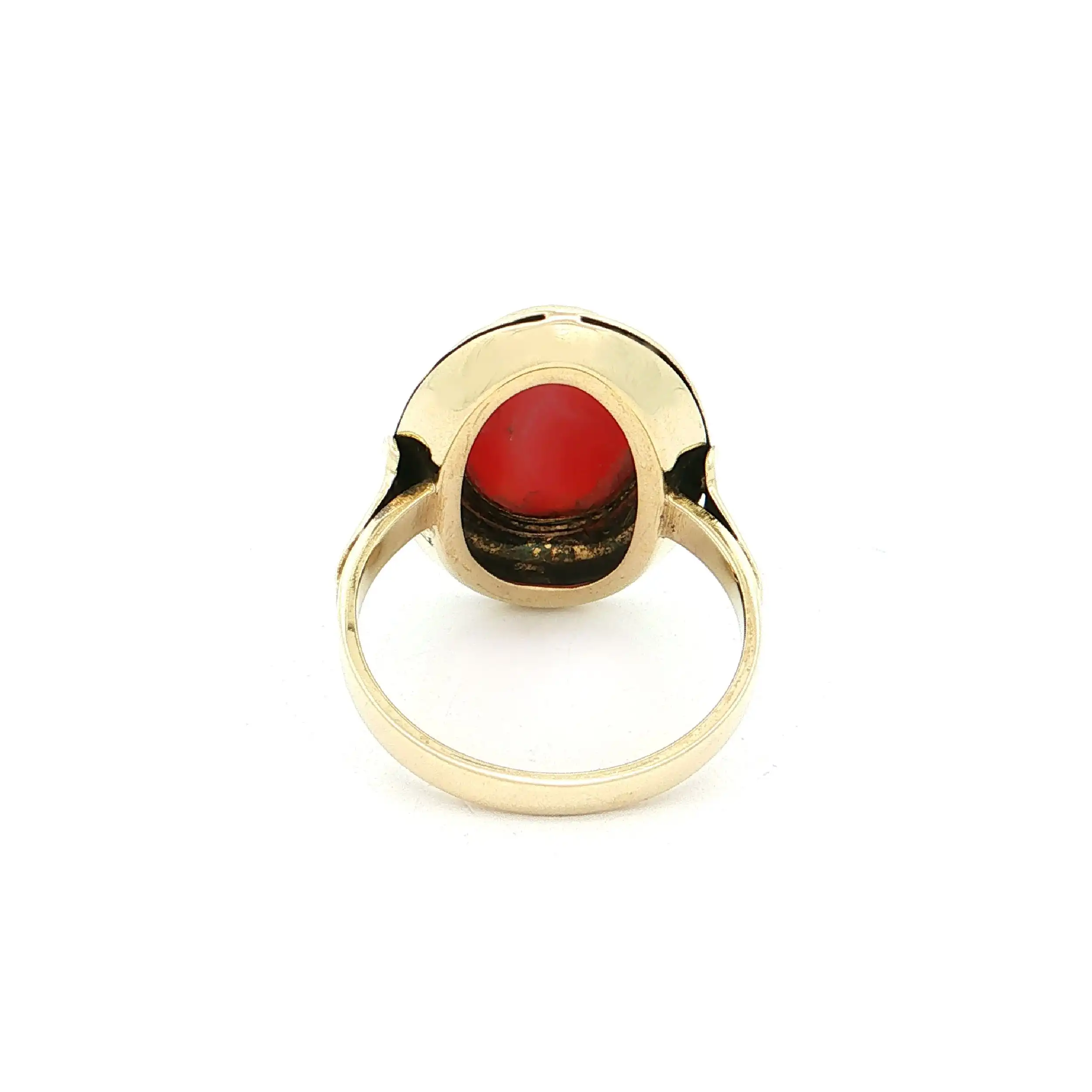 Ring Gelbgold mit Koralle