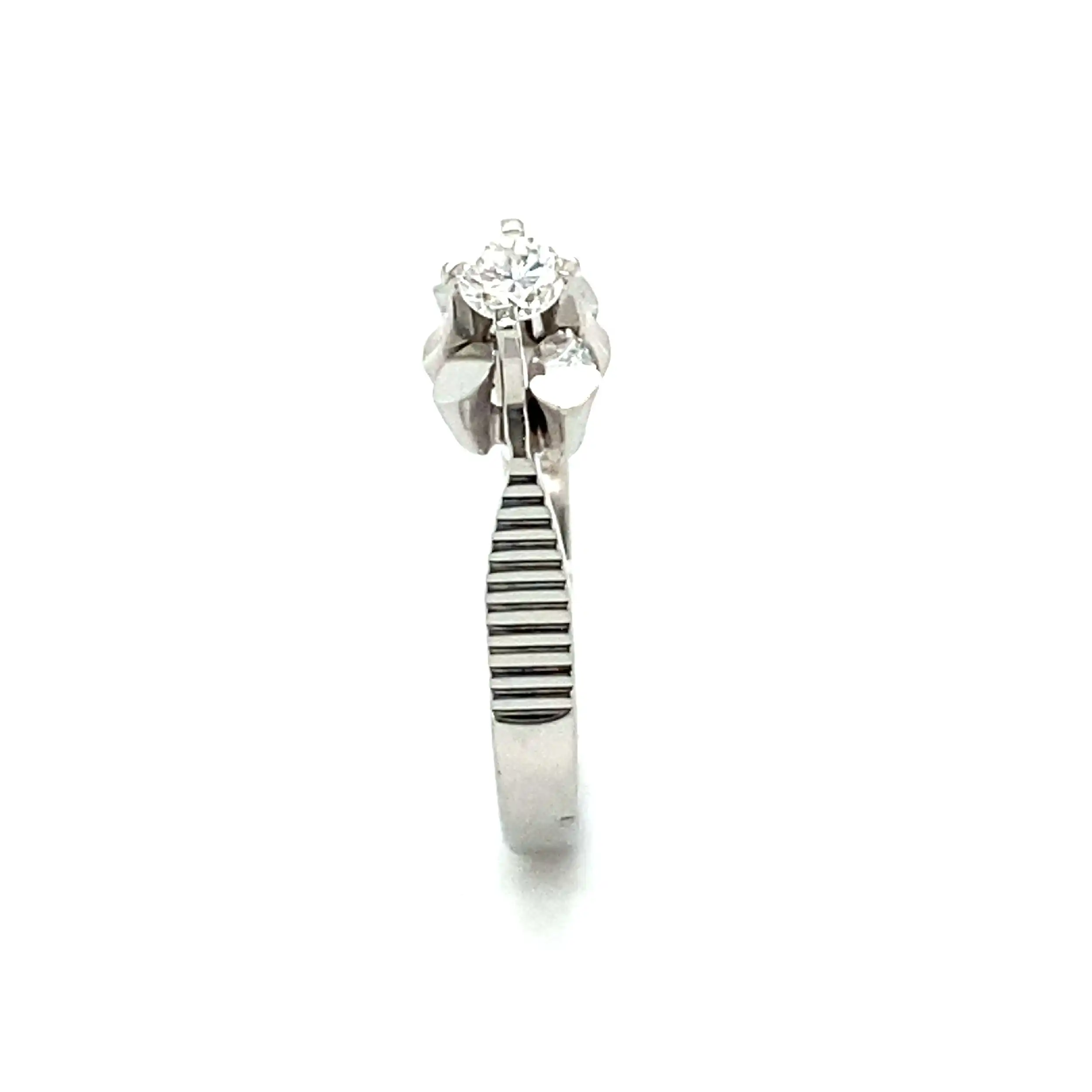 Ring Weißgold mit Brillant, graviert mit 0,15ct.