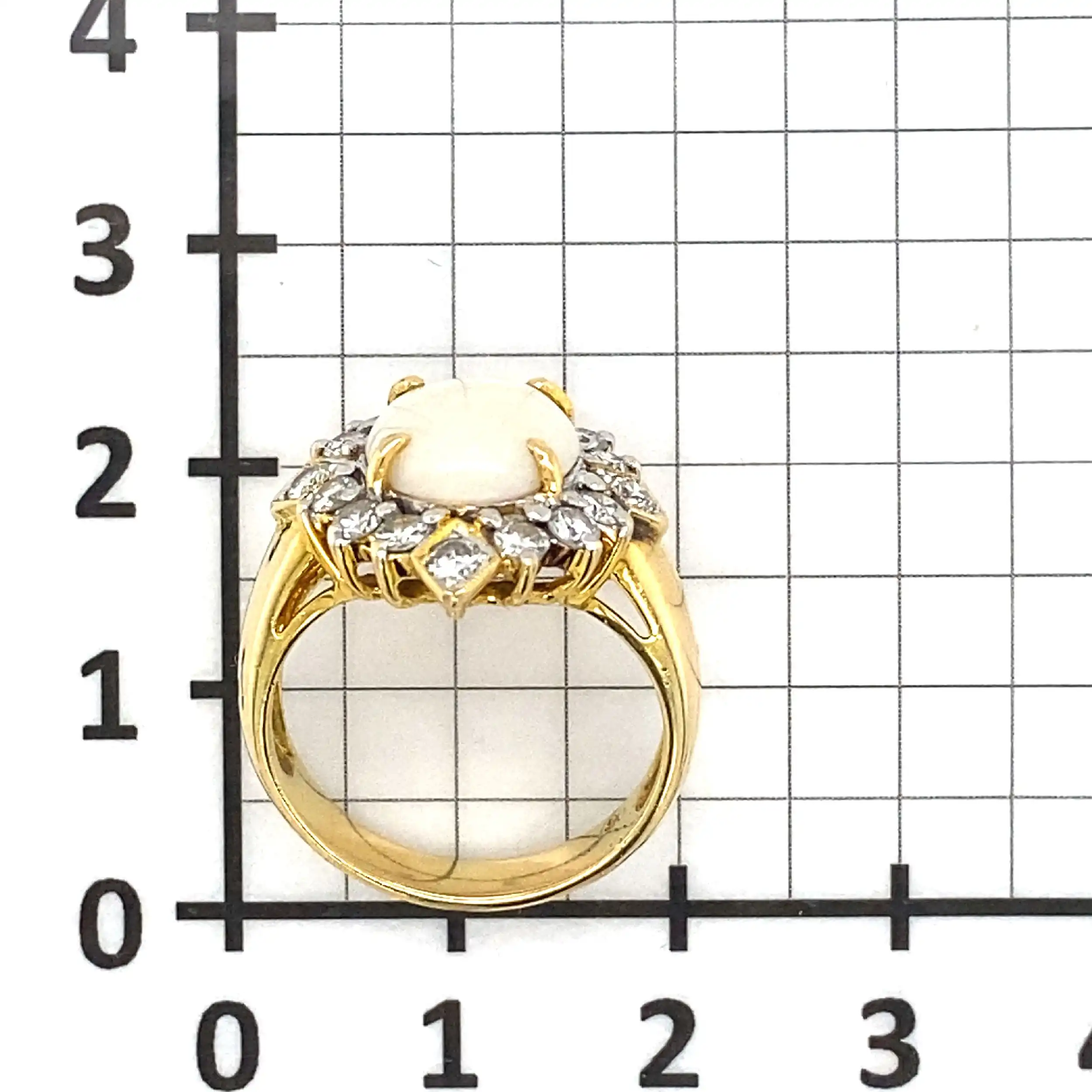 Ring Gelbgold mit Brillanten und weißen Opal, 0,9ct graviert Ring Gelbgold mit Brillanten und weißen Opal, 0,9ct graviert