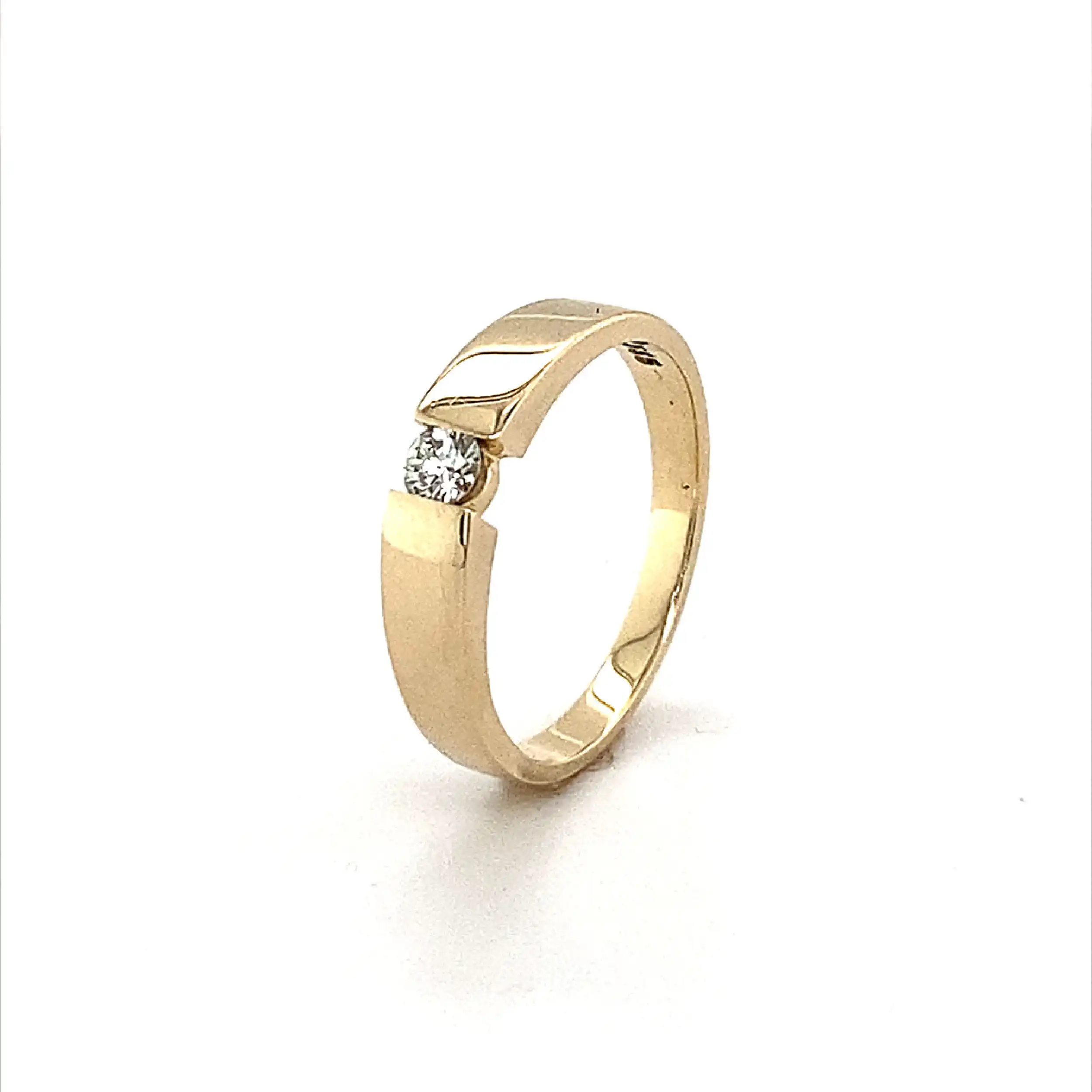 Ring Gelbgold mit Brillant, graviert mit 0,10ct Ring Gelbgold mit Brillant, graviert mit 0,10ct