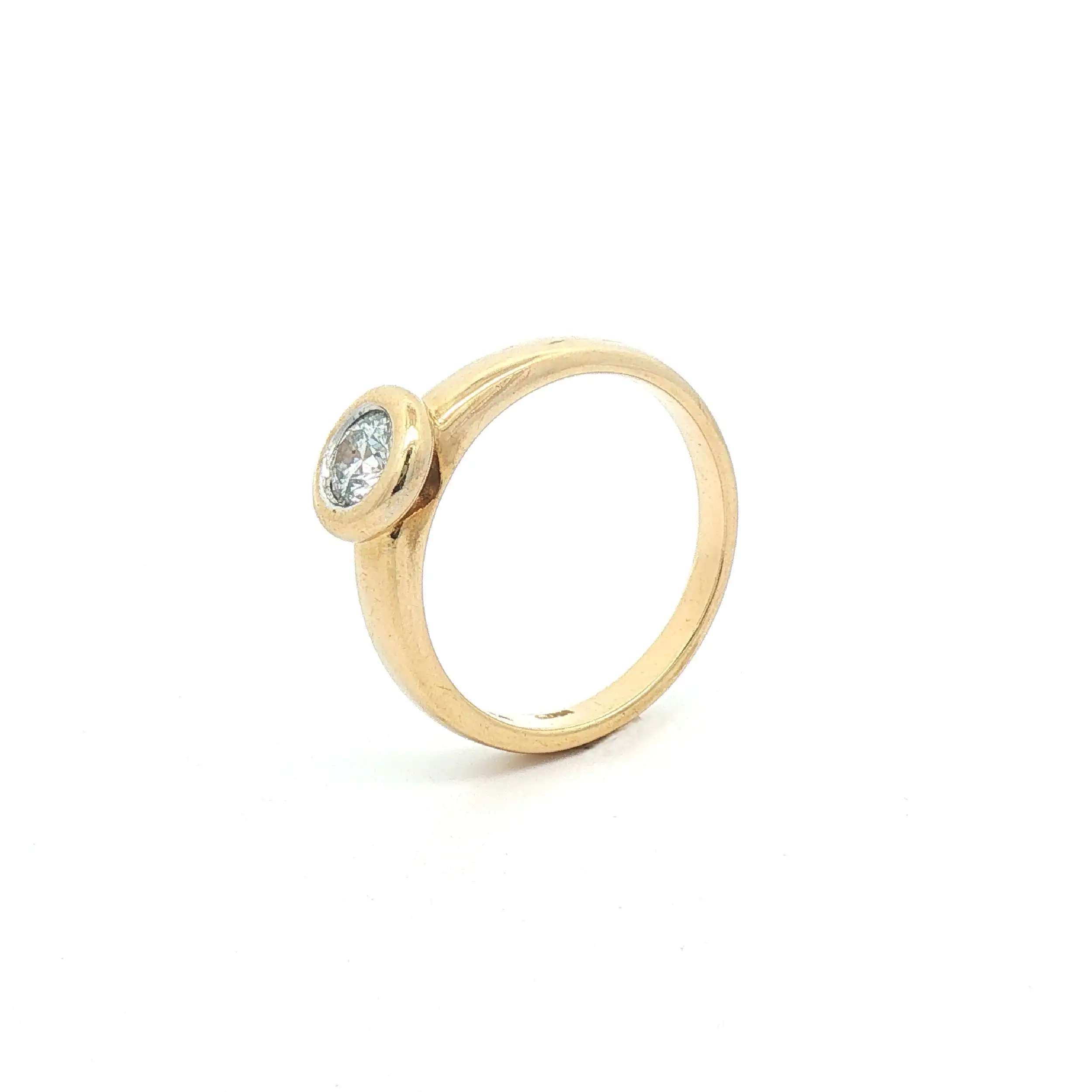 Ring Gelbgold mit Brillant, graviert mit 0,45ct Ring Gelbgold mit Brillant, graviert mit 0,45ct