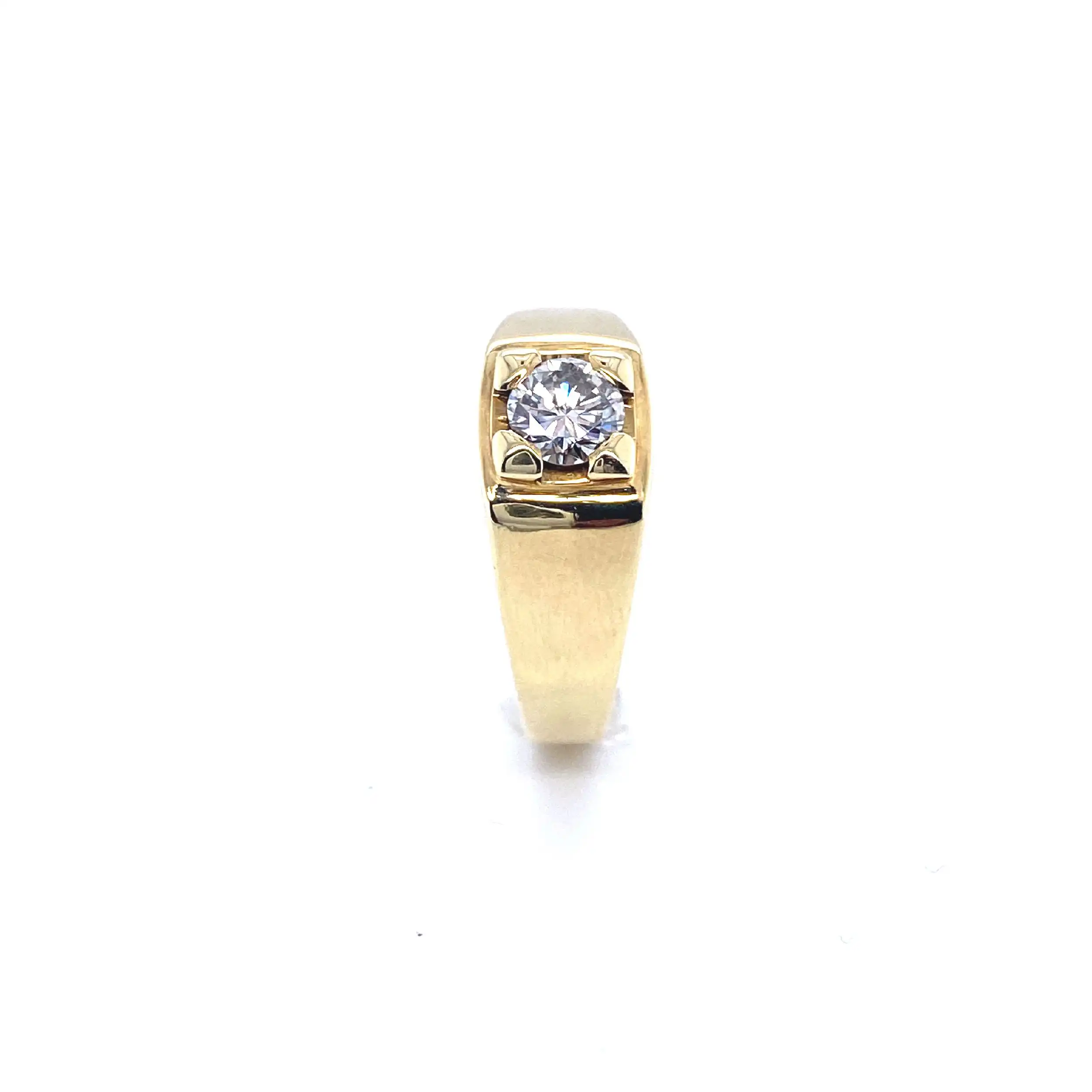 Herrenring Gelbgold mit Solitär Brillant, graviert mit 0,56ct Herrenring Gelbgold mit Solitär Brillant, graviert mit 0,56ct