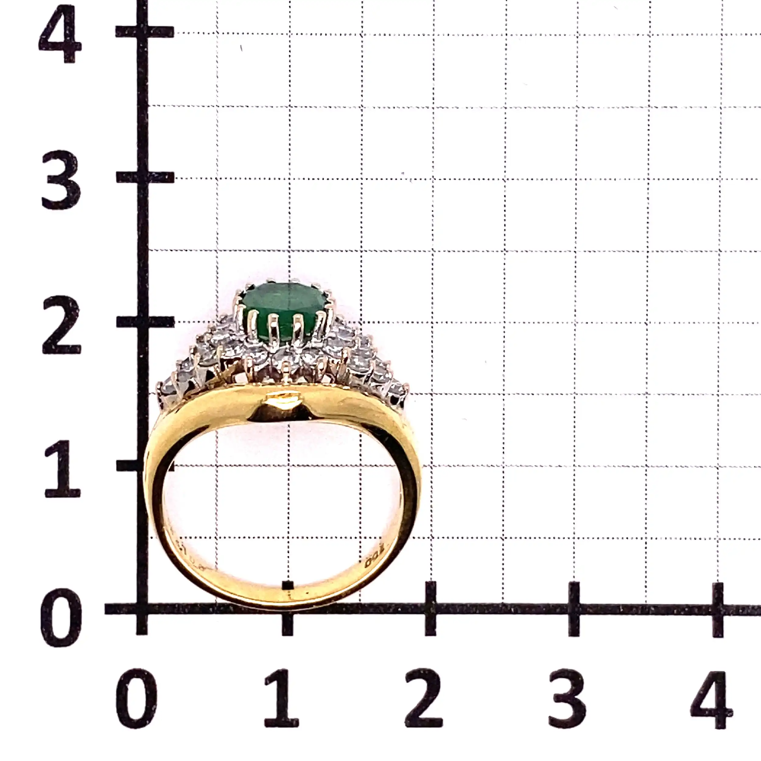 Ring Gelbgold mit 26 Diamanten, graviert mit 0,63ct. und Smaragd, graviert mit 1,00ct. Ring Gelbgold mit 26 Diamanten, graviert mit 0,63ct. und Smaragd, graviert mit 1,00ct.