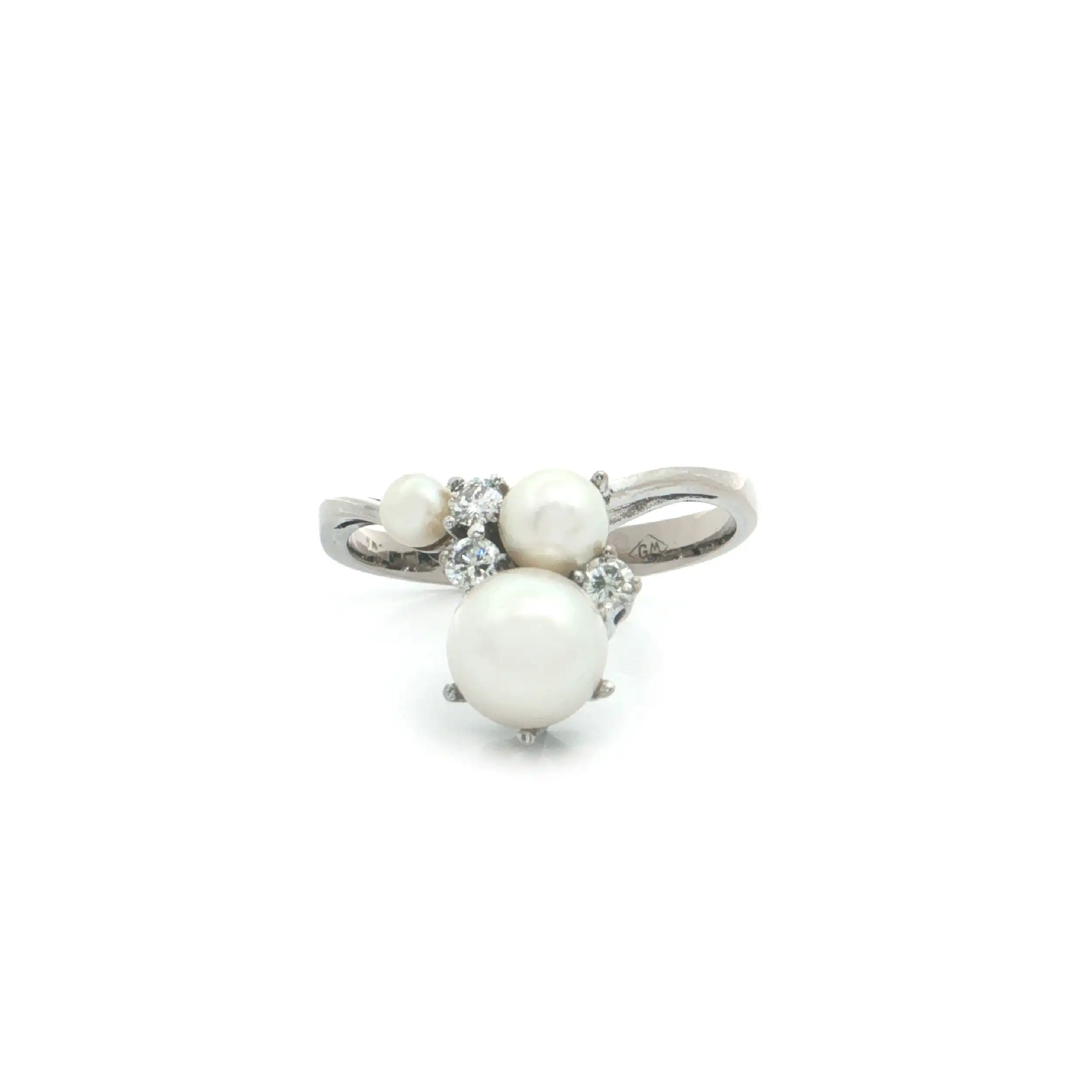 Ring Weißgold mit Perle und Brillanten Ring Weißgold mit Perle und Brillanten